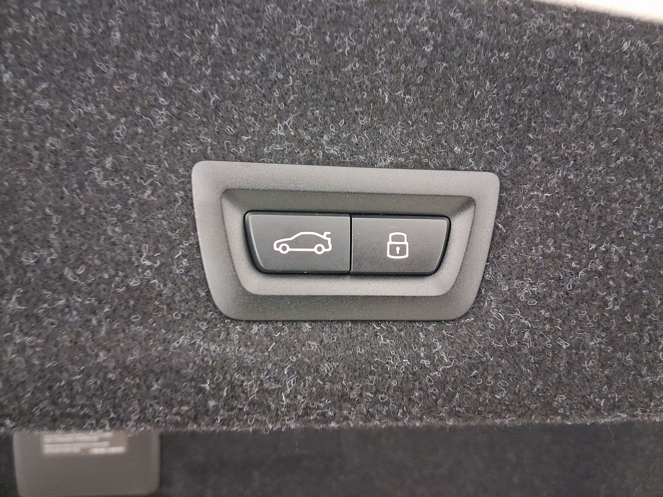 2026 BMW 3 Series 330i - Photo 28