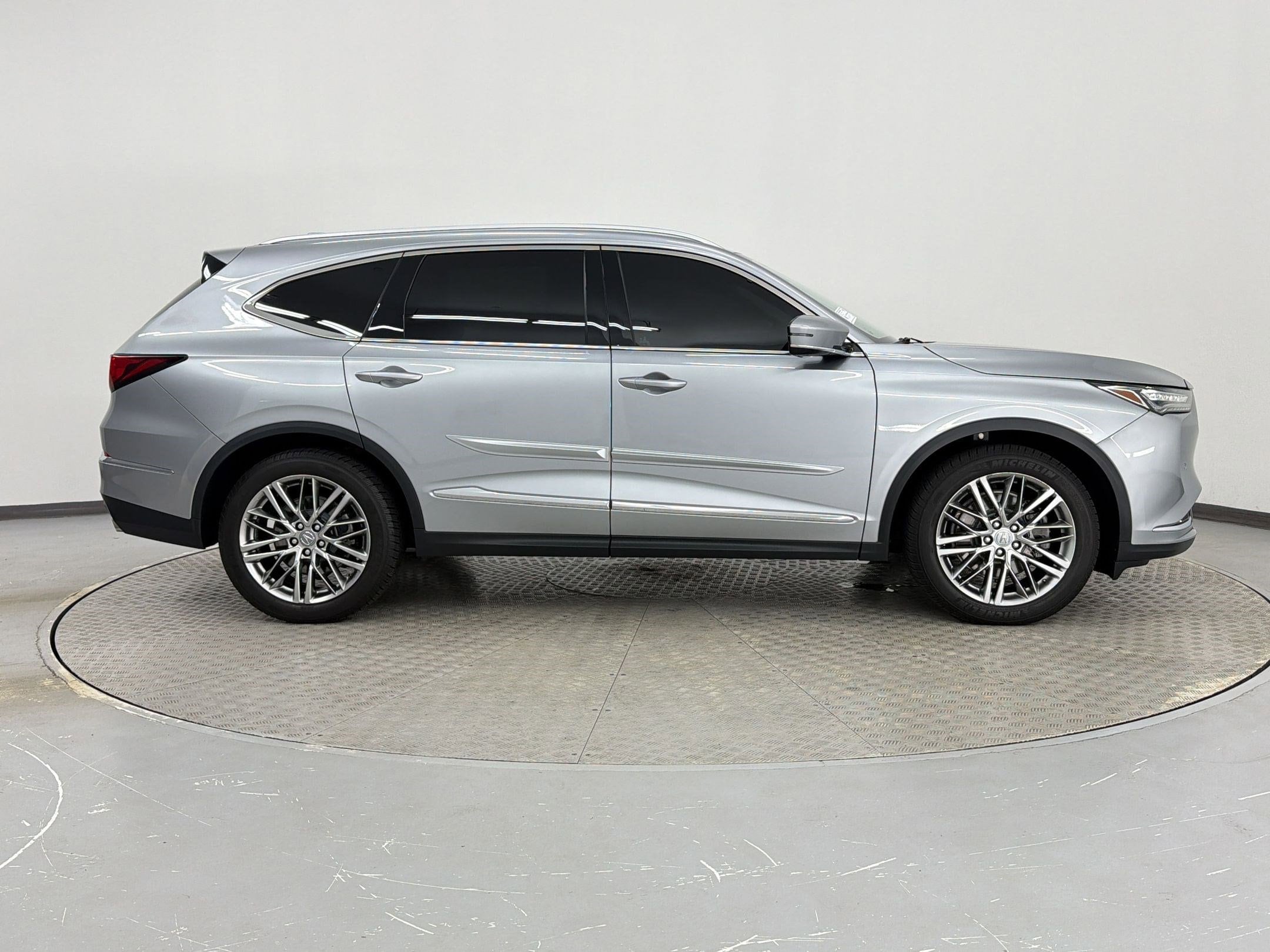 2022 Acura MDX SH-AWD with Advance Package photo 3
