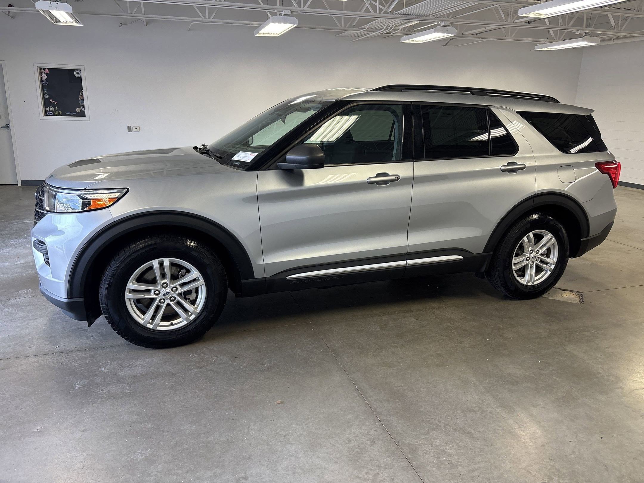 2022 Ford Explorer XLT photo 2