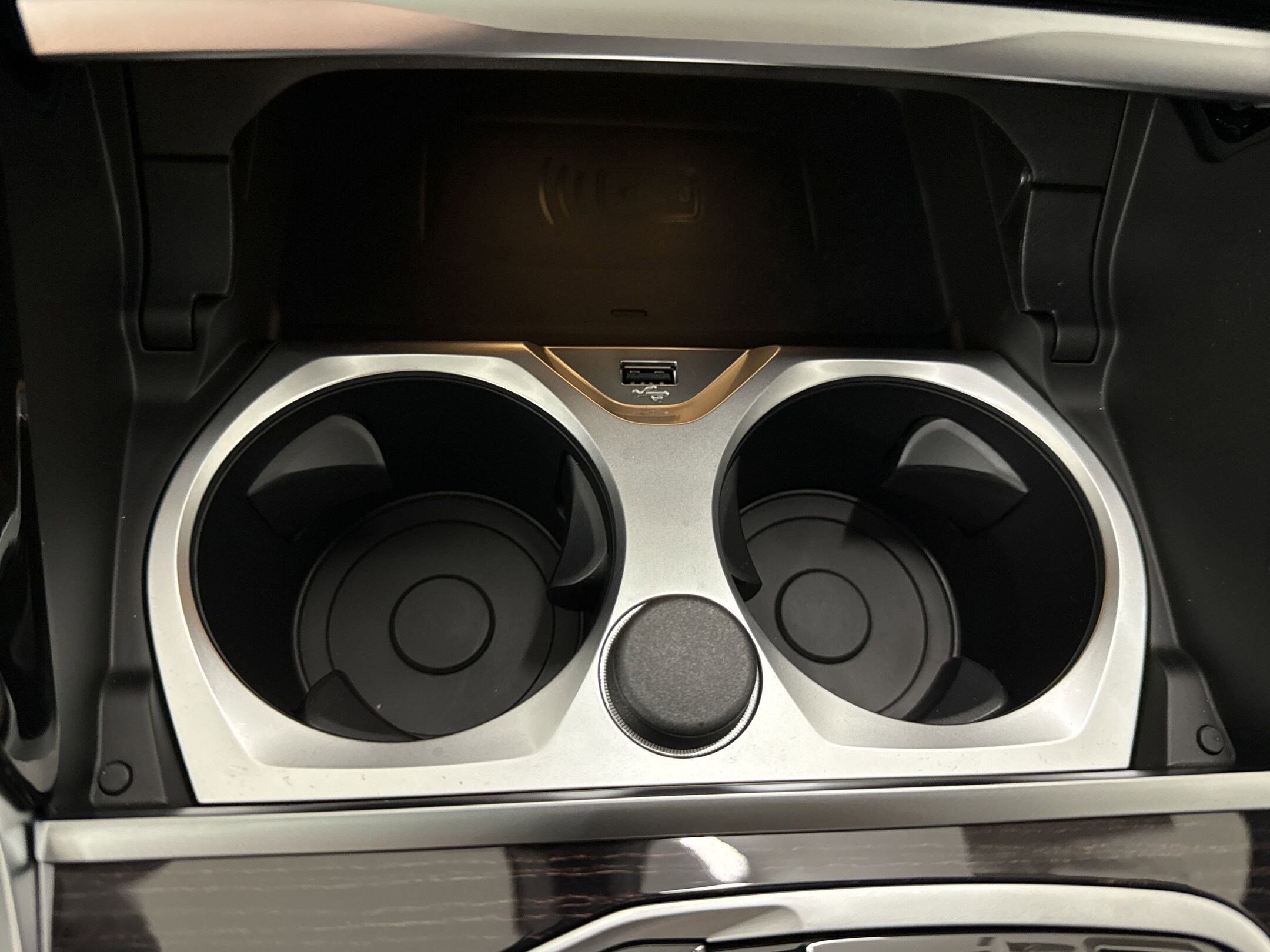 2026 BMW 8 Series 840i - Photo 26