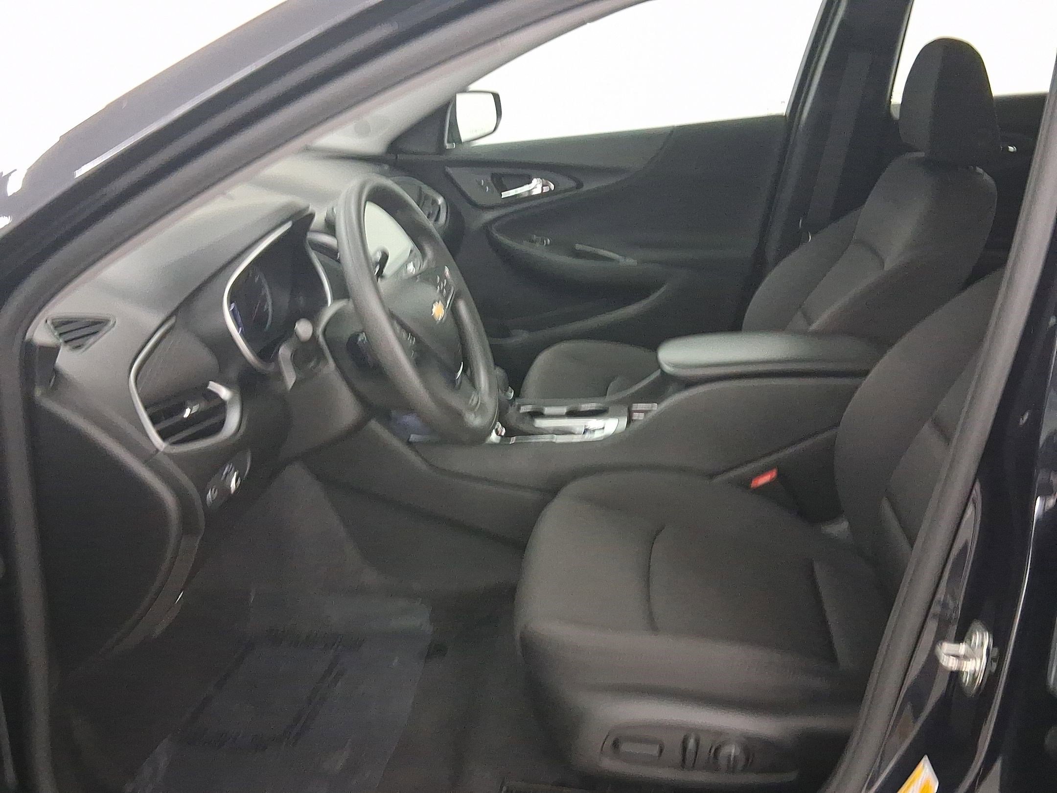 2023 Chevrolet Malibu LS photo 3