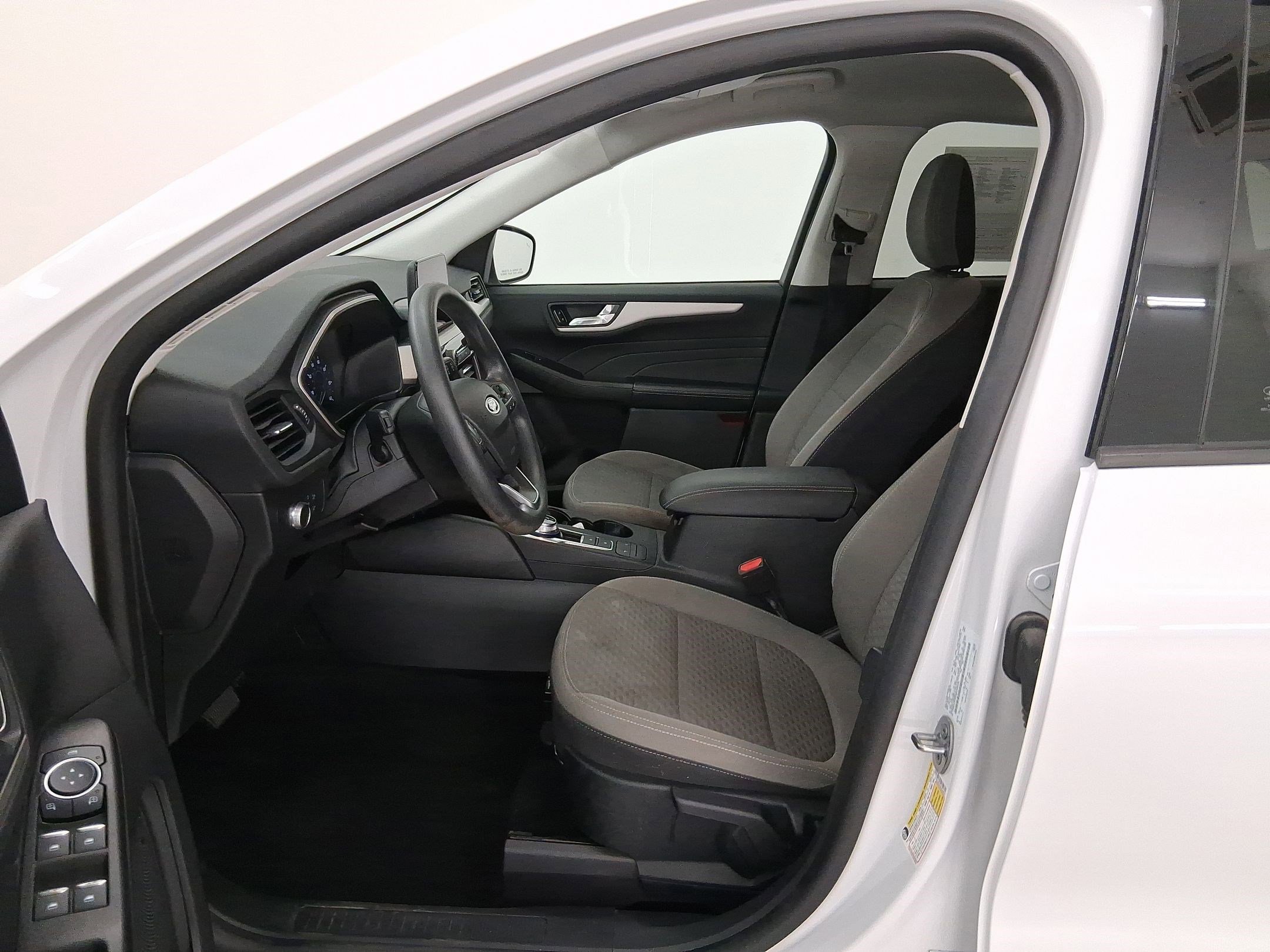 2021 Ford Escape SE photo 4