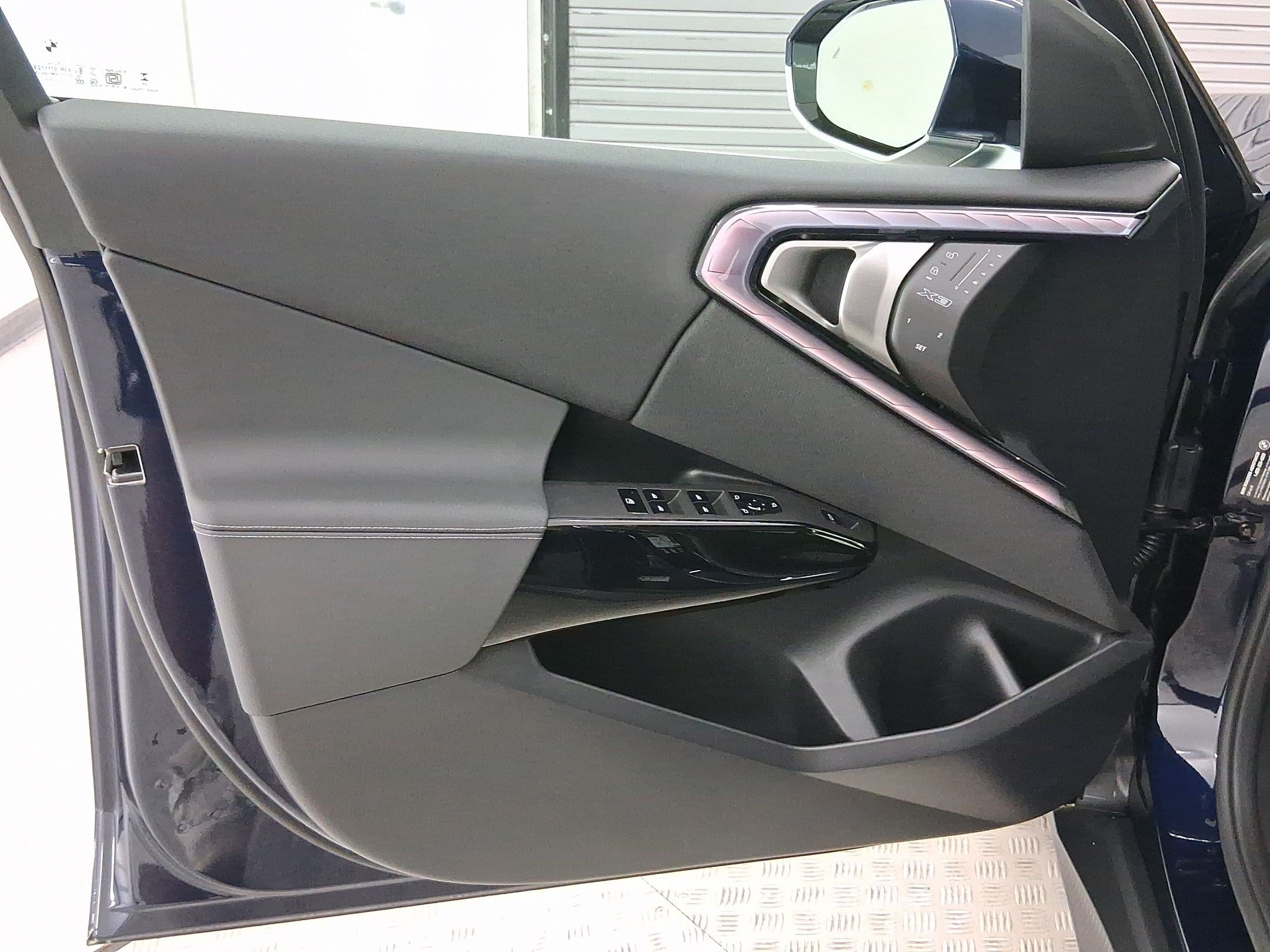 2026 BMW X3 30 - Photo 18