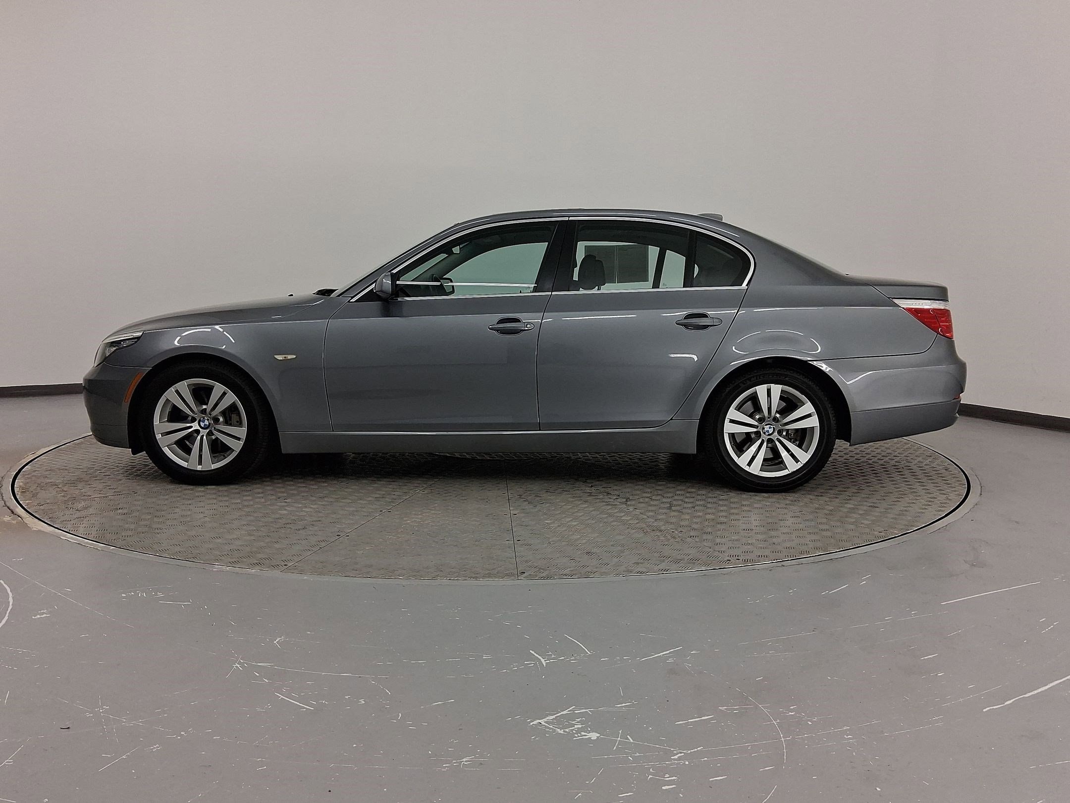 Used 2010 BMW 5 Series 528i with VIN WBANU5C51AC126136 for sale in Irondale, AL