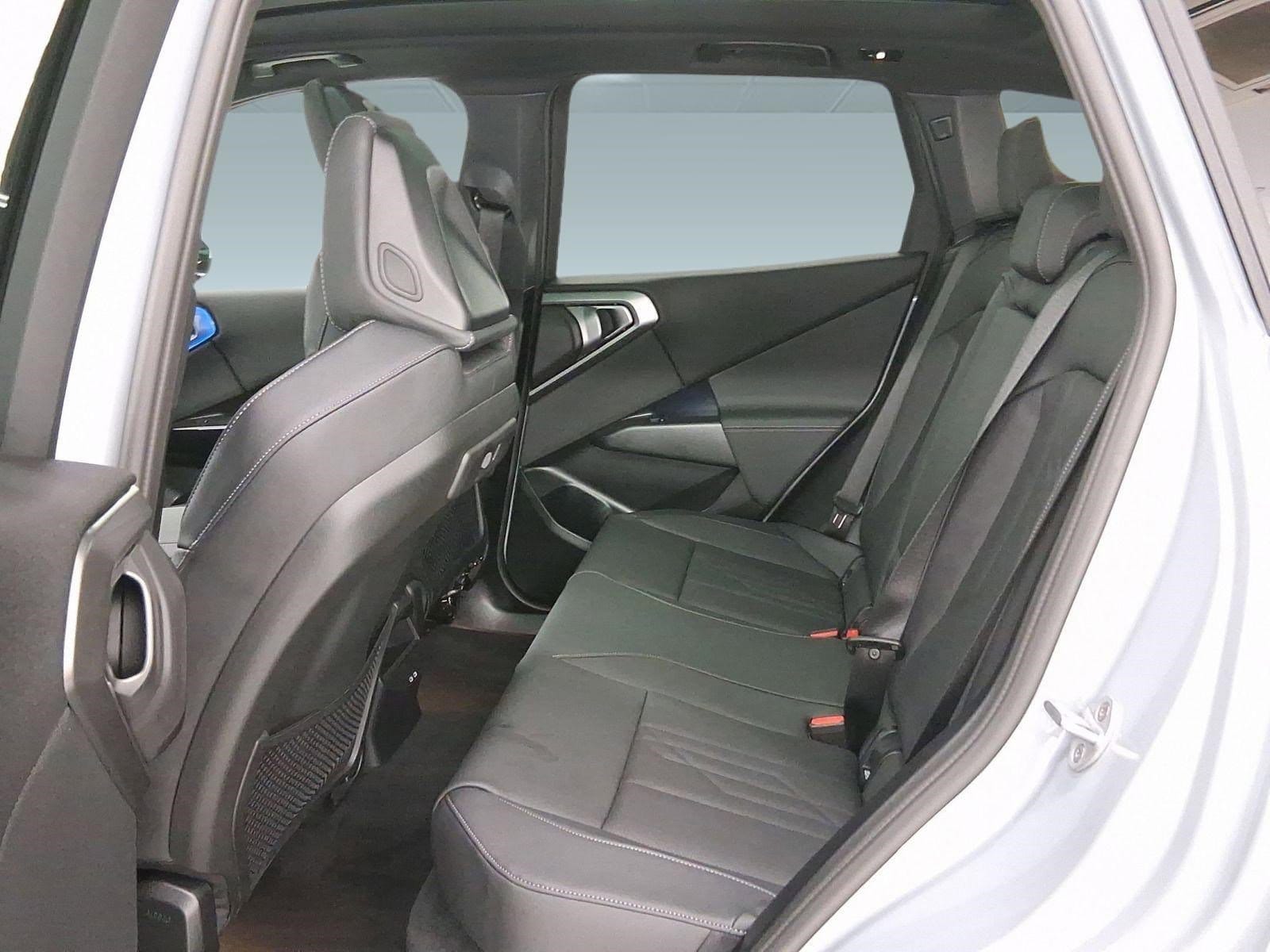 2026 BMW X3 30 - Photo 12