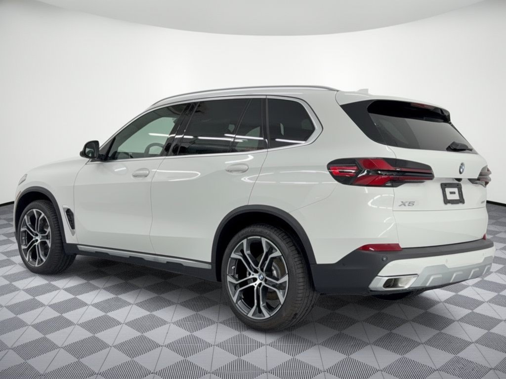 New 2026 BMW X5 sDrive40i SUV