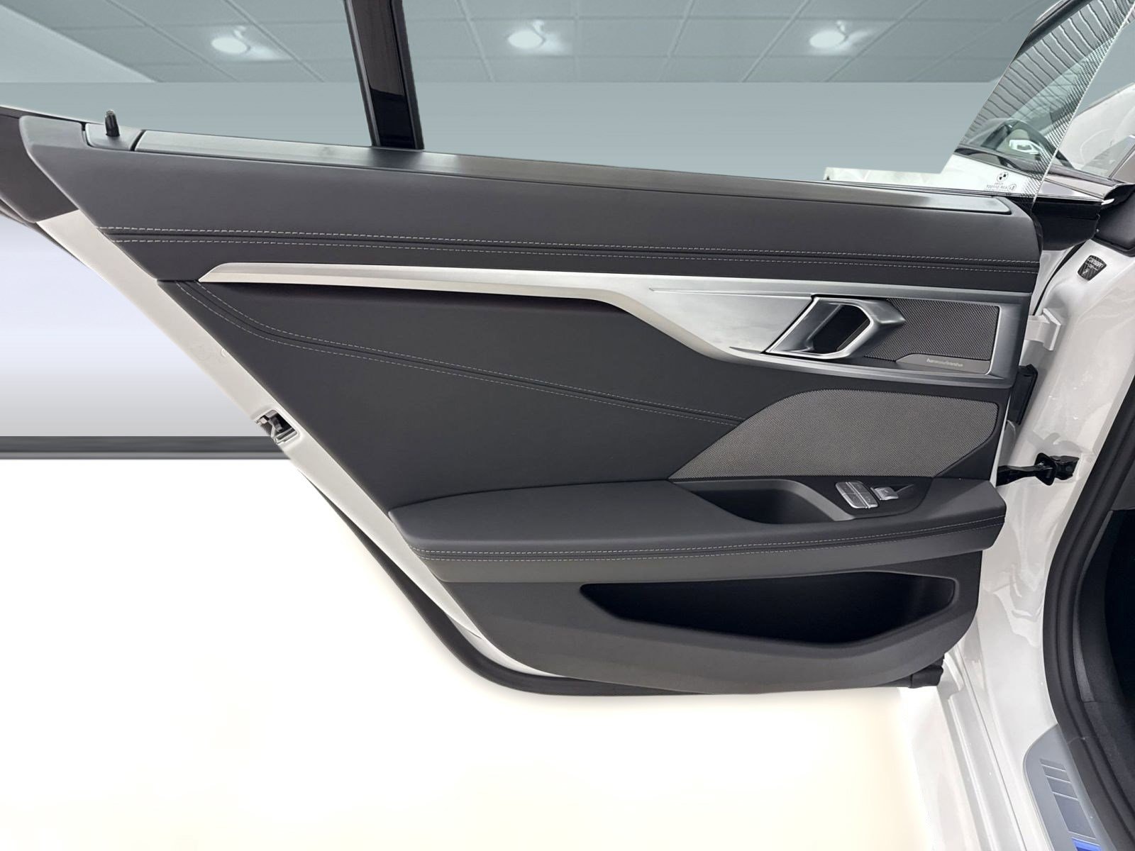 2026 BMW 8 Series 840i - Photo 20