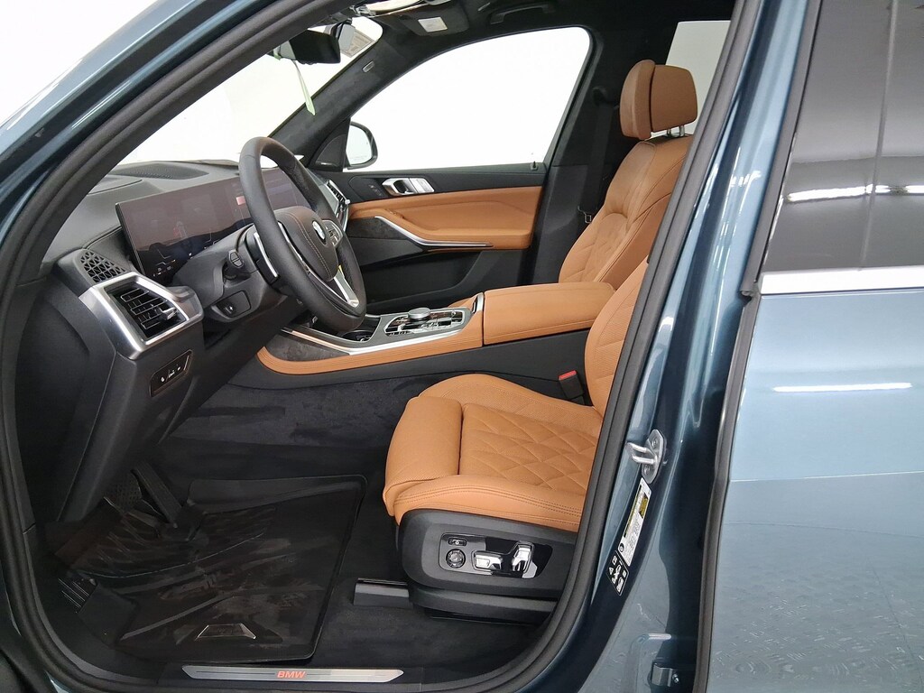 New 2026 BMW X7 xDrive40i SUV