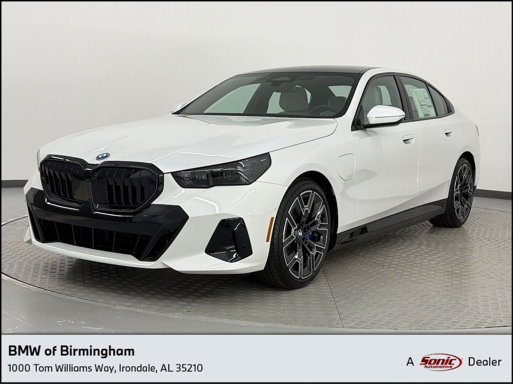 New 2027 BMW 550e xDrive Sedan