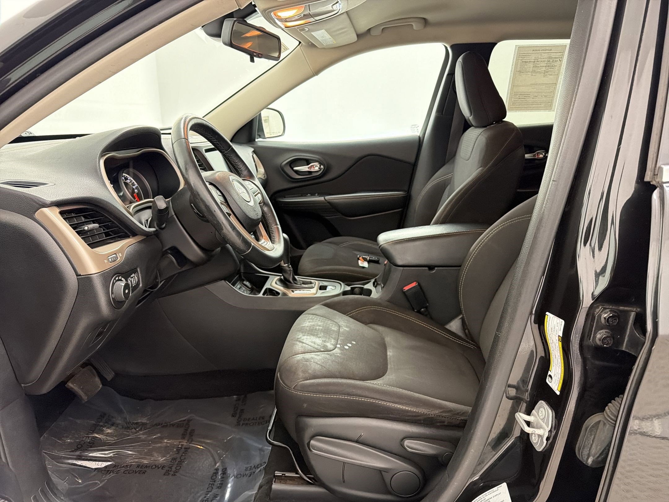 2016 Jeep Cherokee Latitude FWD photo 4