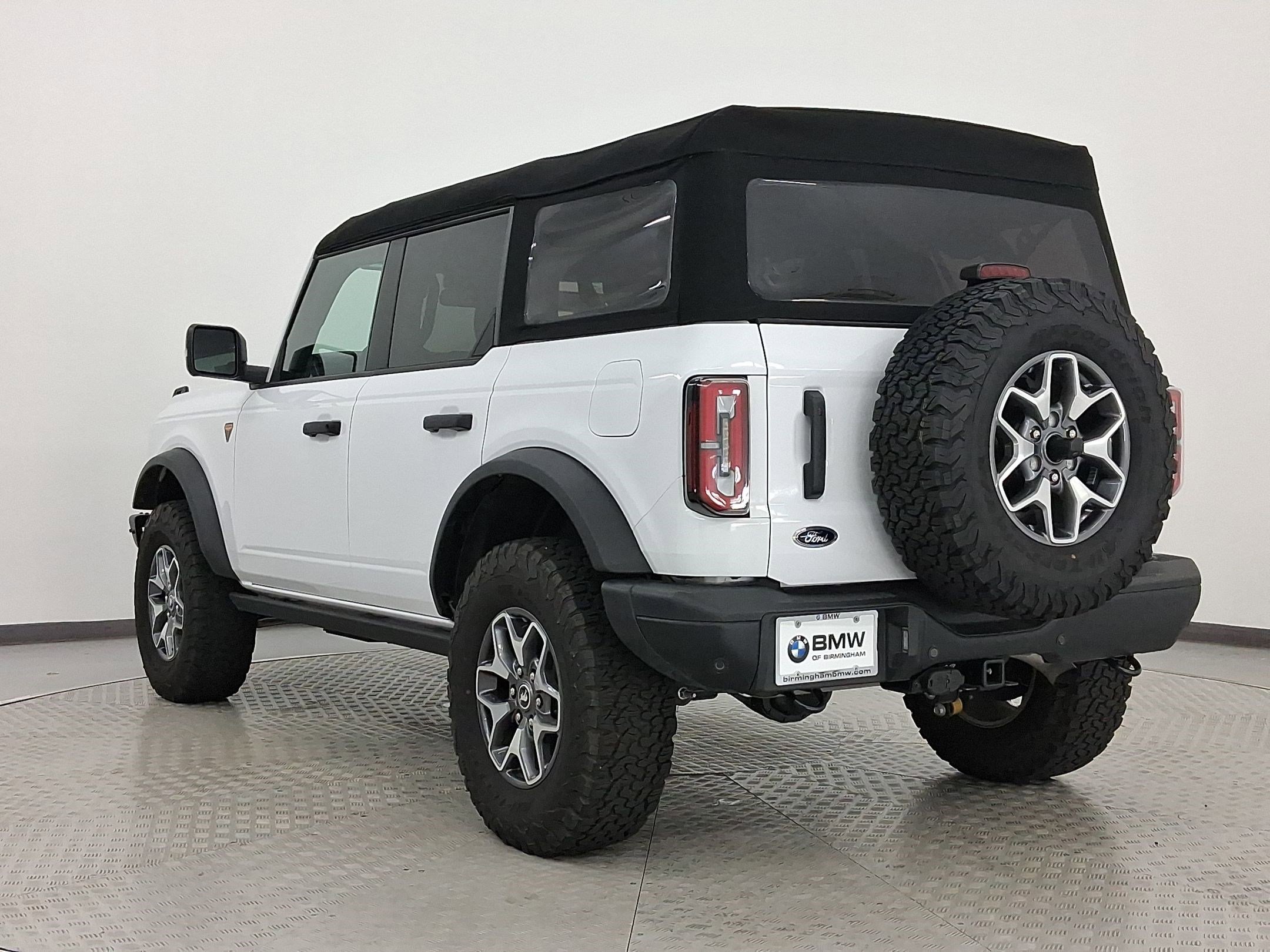 2024 Ford Bronco Badlands photo 2