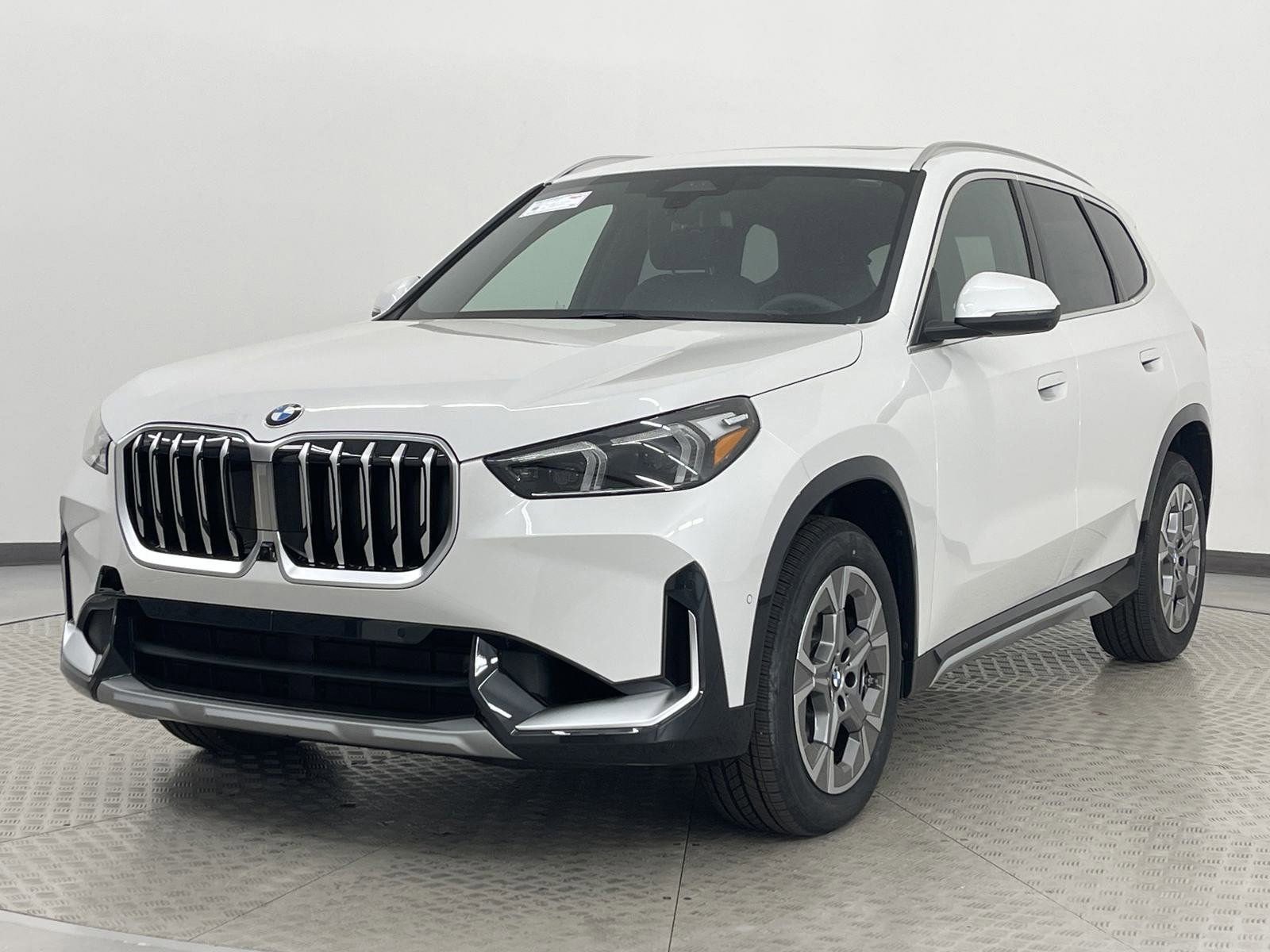 2025 Bmw X1 XDrive28i photo 2