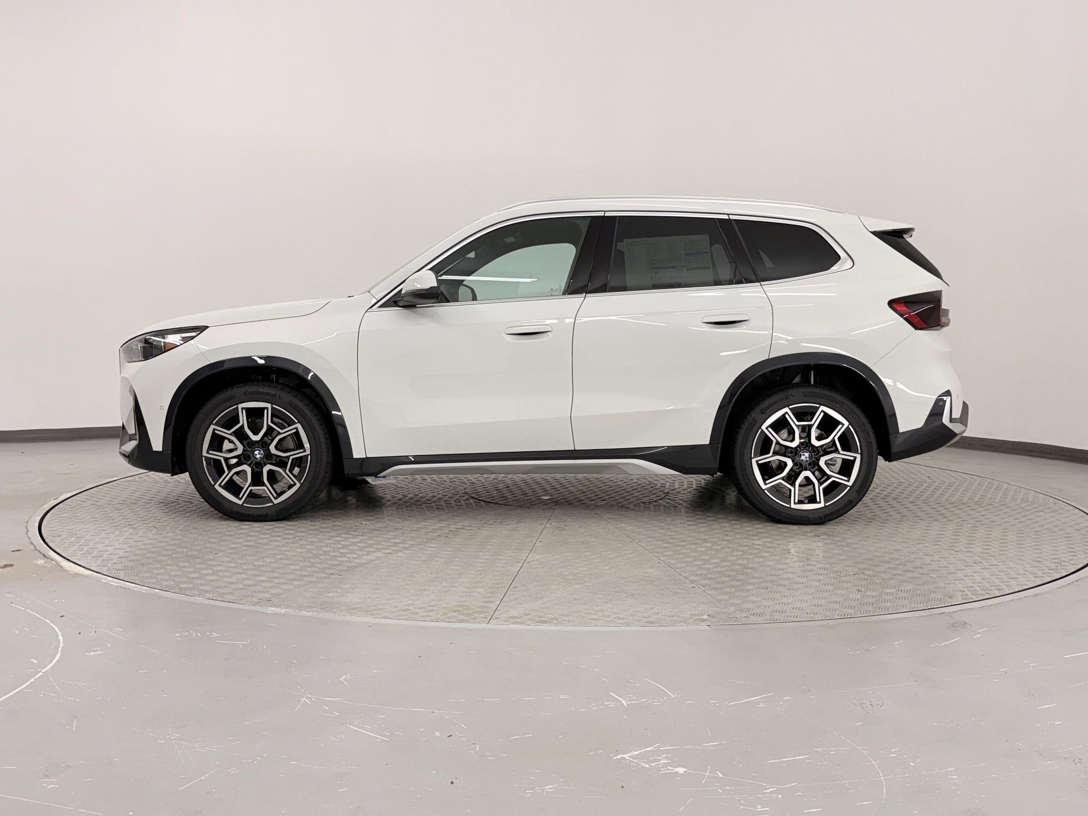 2025 Bmw X1 XDrive28i photo 2