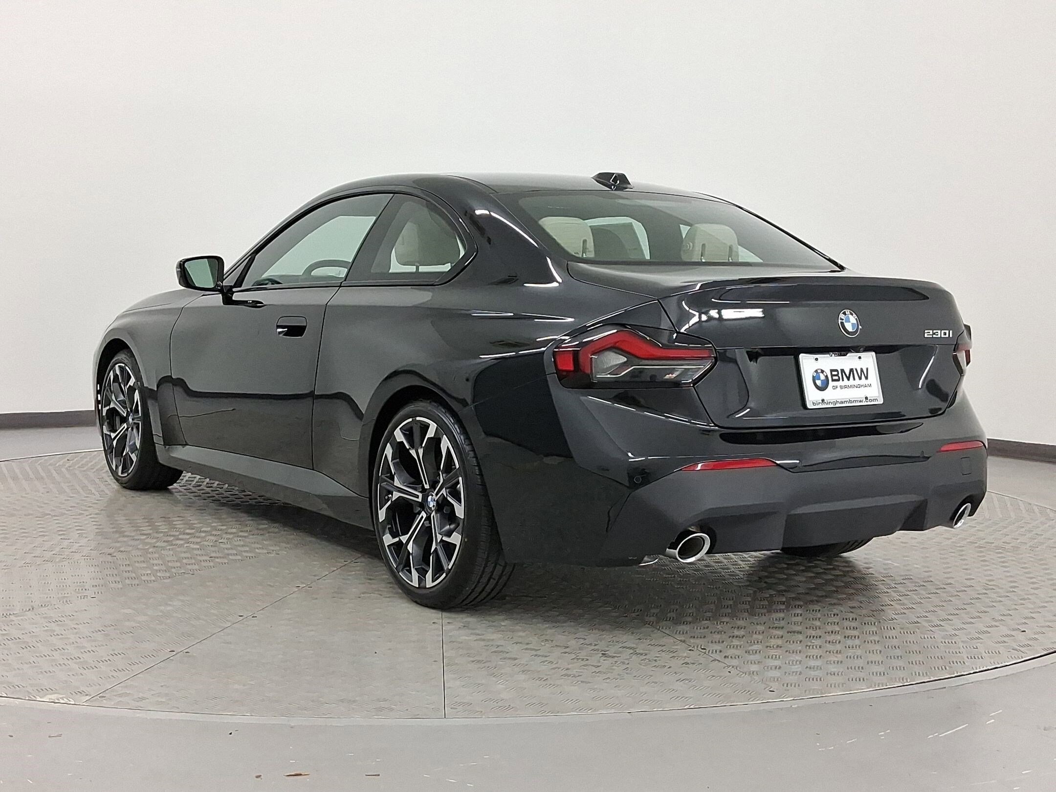 2025 Bmw 230i Coupe photo 3