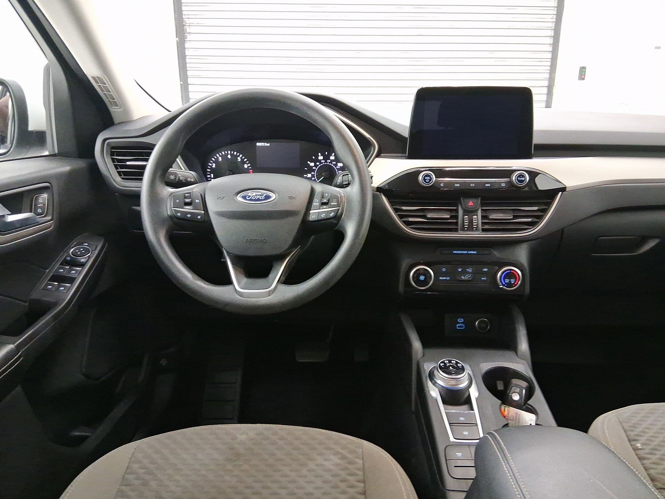 2021 Ford Escape SE photo 3