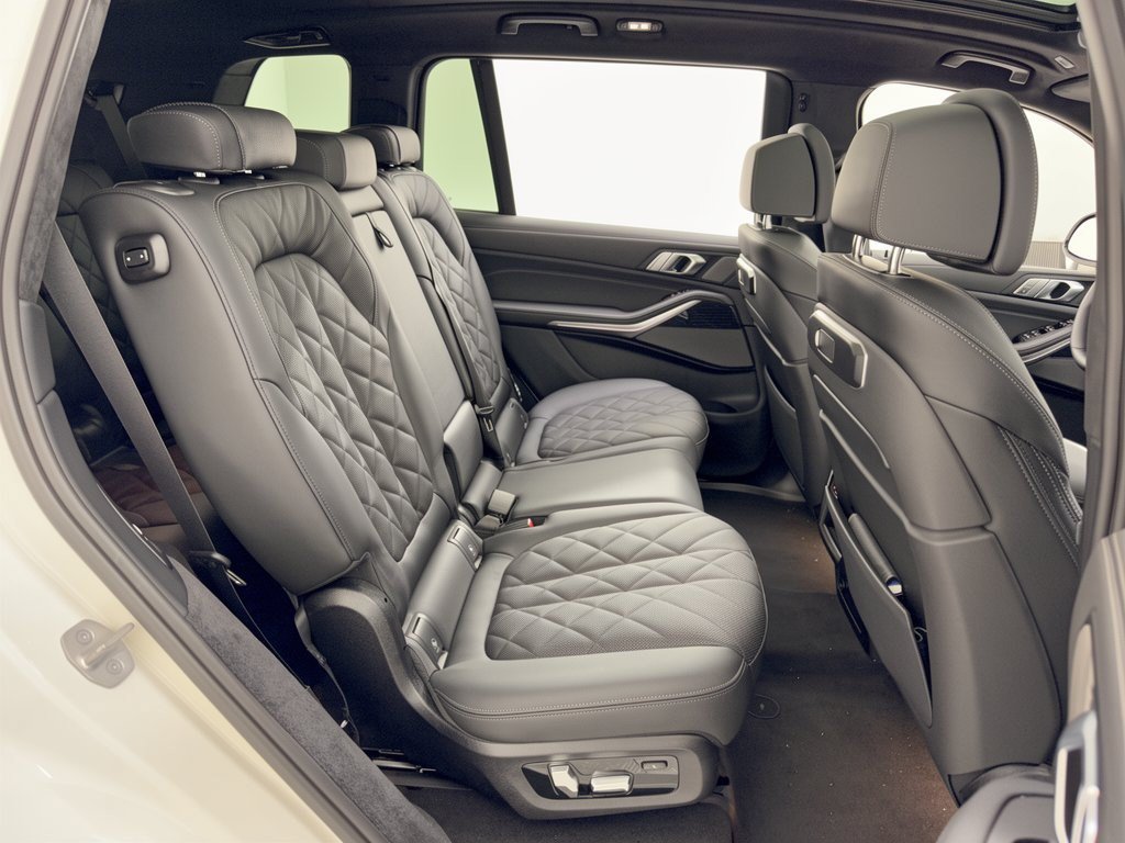 2026 BMW X7 40i - Photo 29