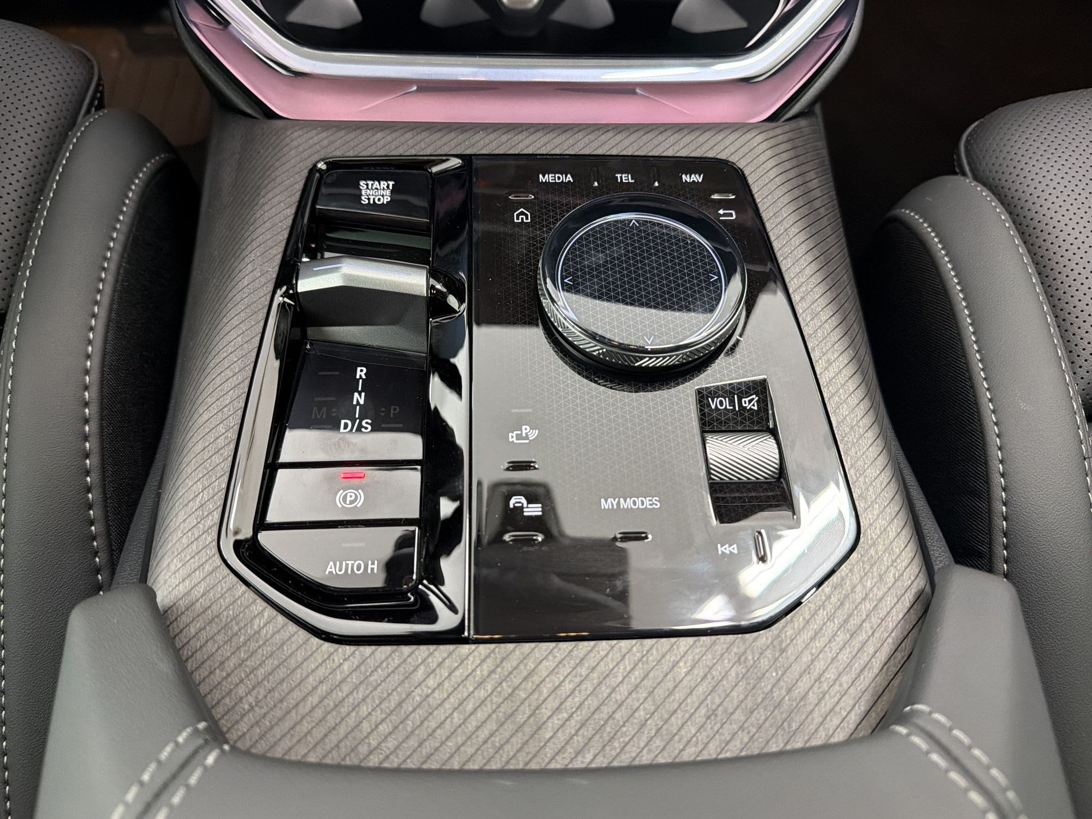 2026 BMW X3 30 - Photo 34