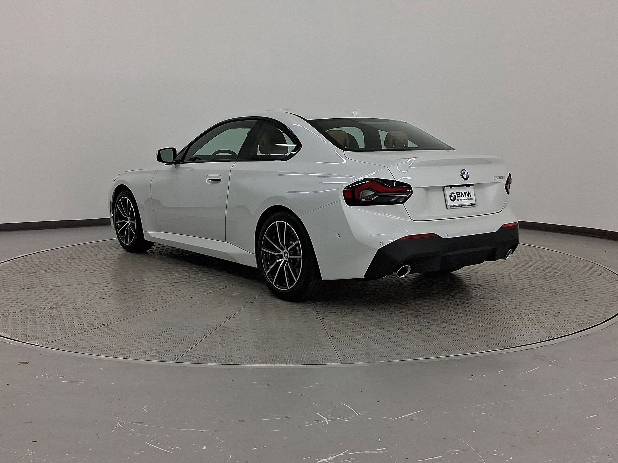 2025 Bmw 230i Coupe photo 3