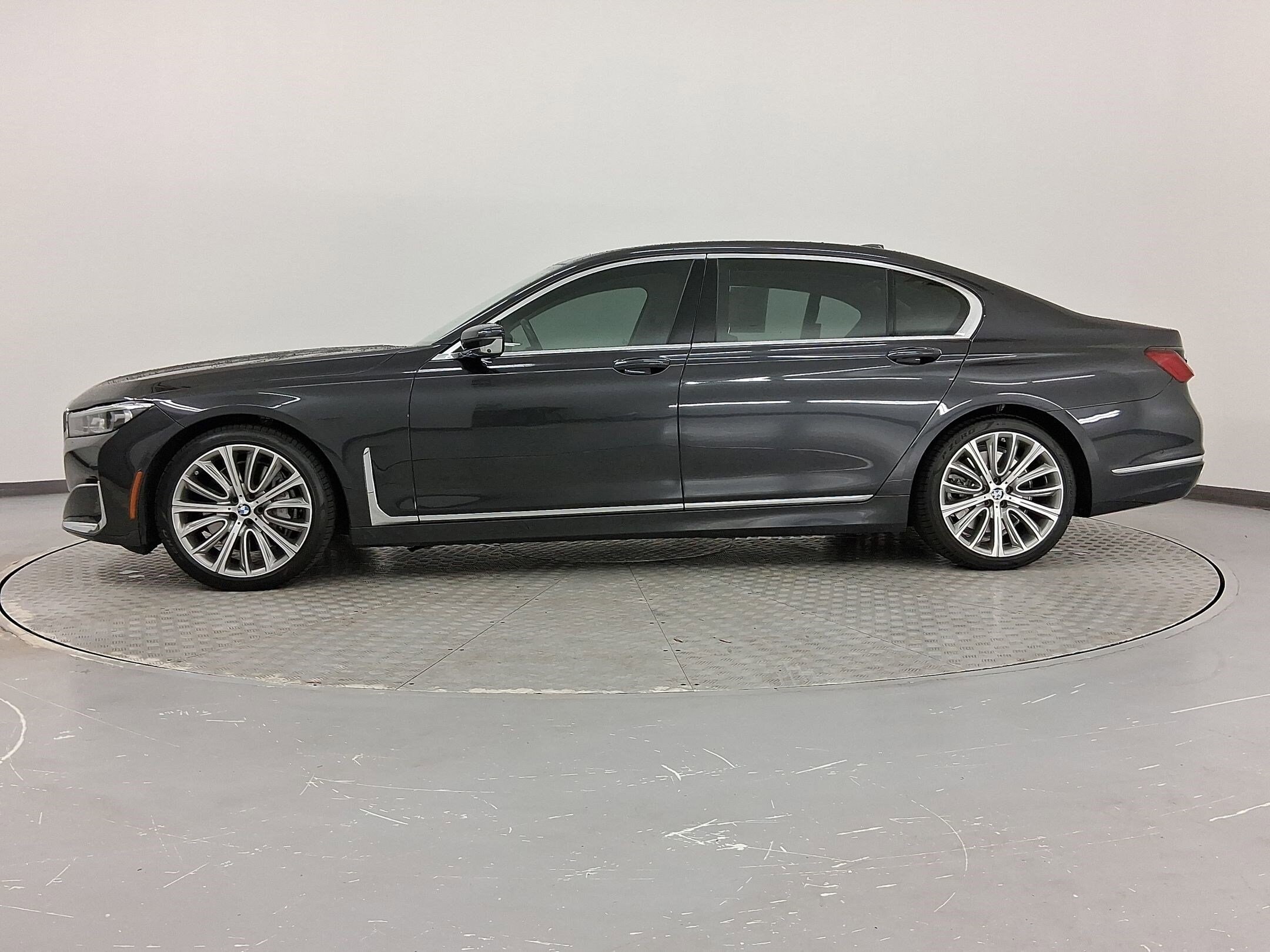2022 Bmw 750i xDrive Sedan photo 2