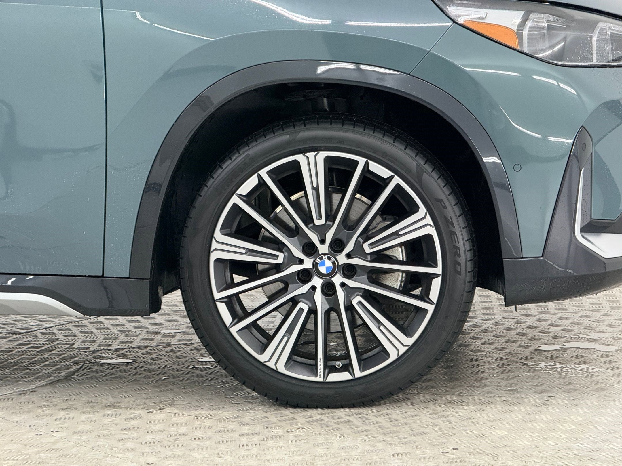 2025 BMW X1 28i - Photo 11