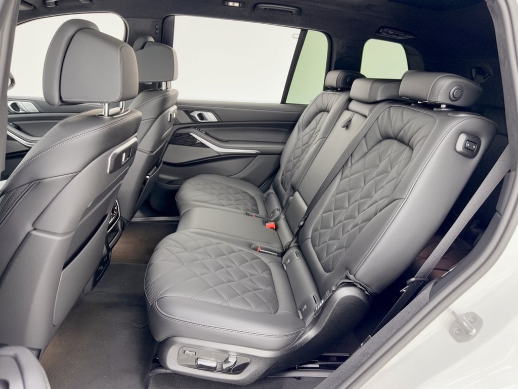 2026 BMW X7 40i - Photo 25