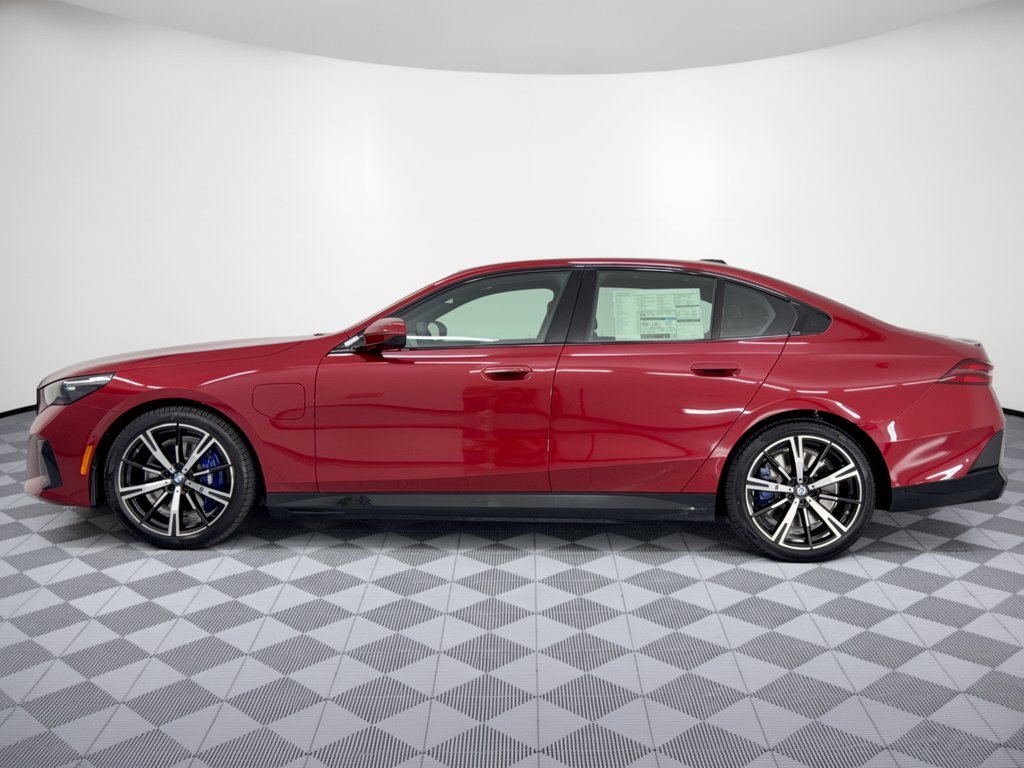 New 2027 BMW 550e xDrive Sedan