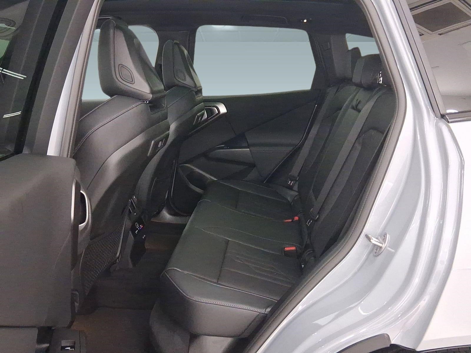 2026 BMW X3 30 - Photo 11