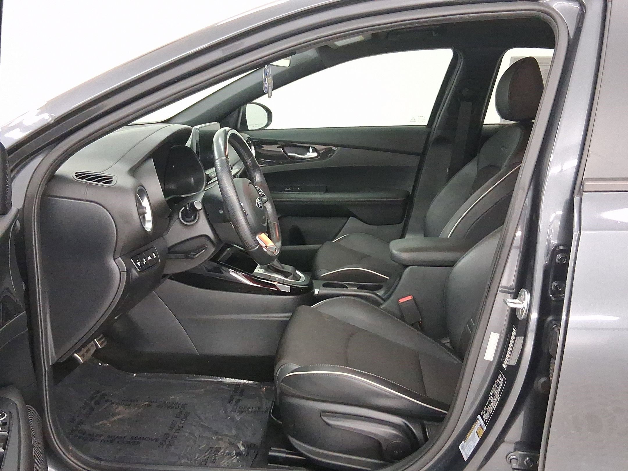 2020 Kia Forte GT-Line photo 4