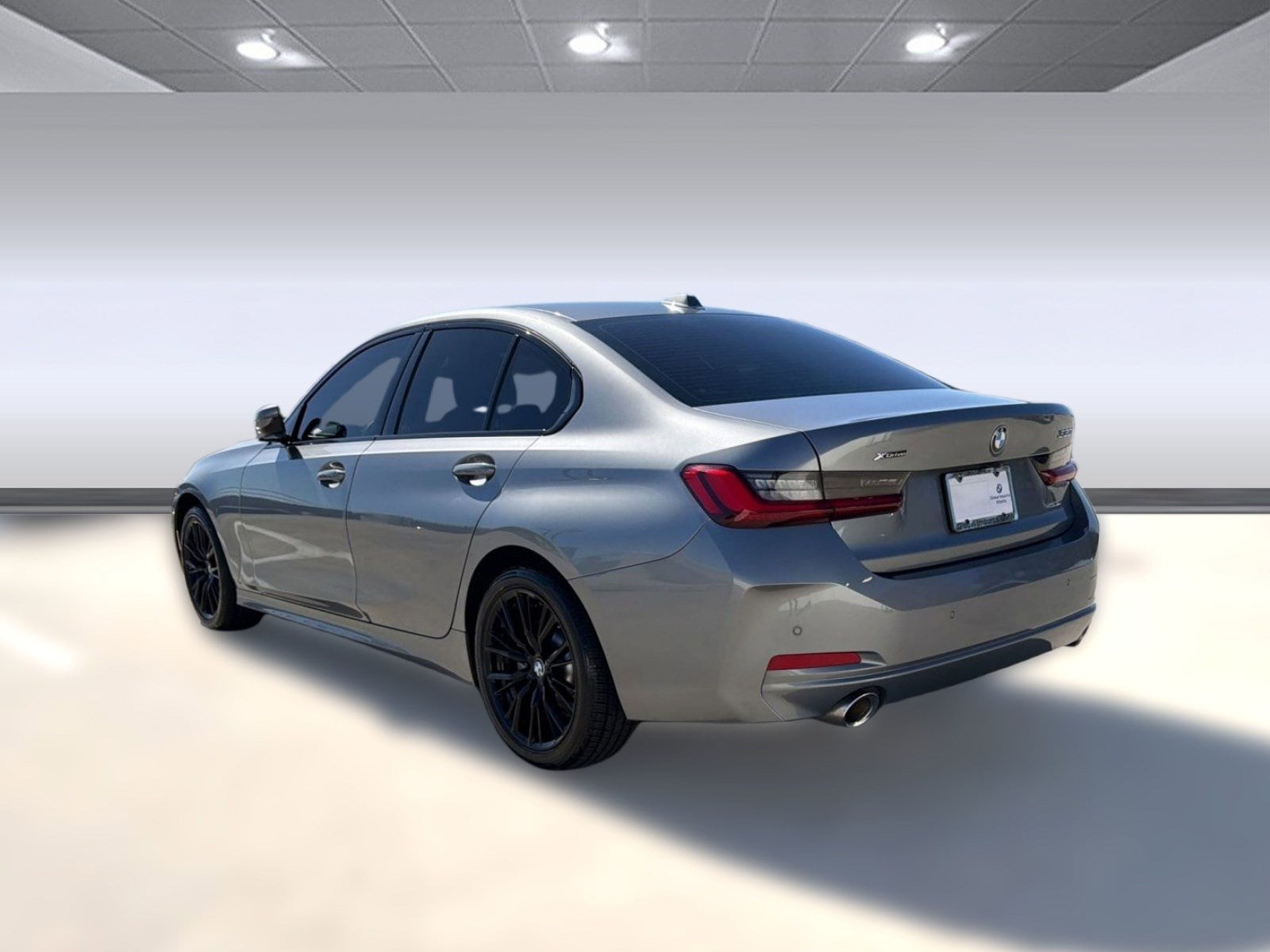 2023 BMW 330i xDrive photo 2