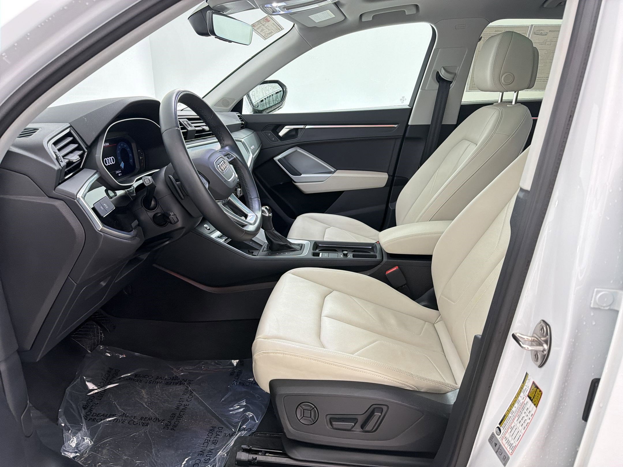 2024 Audi Q3 45 S line Premium photo 4