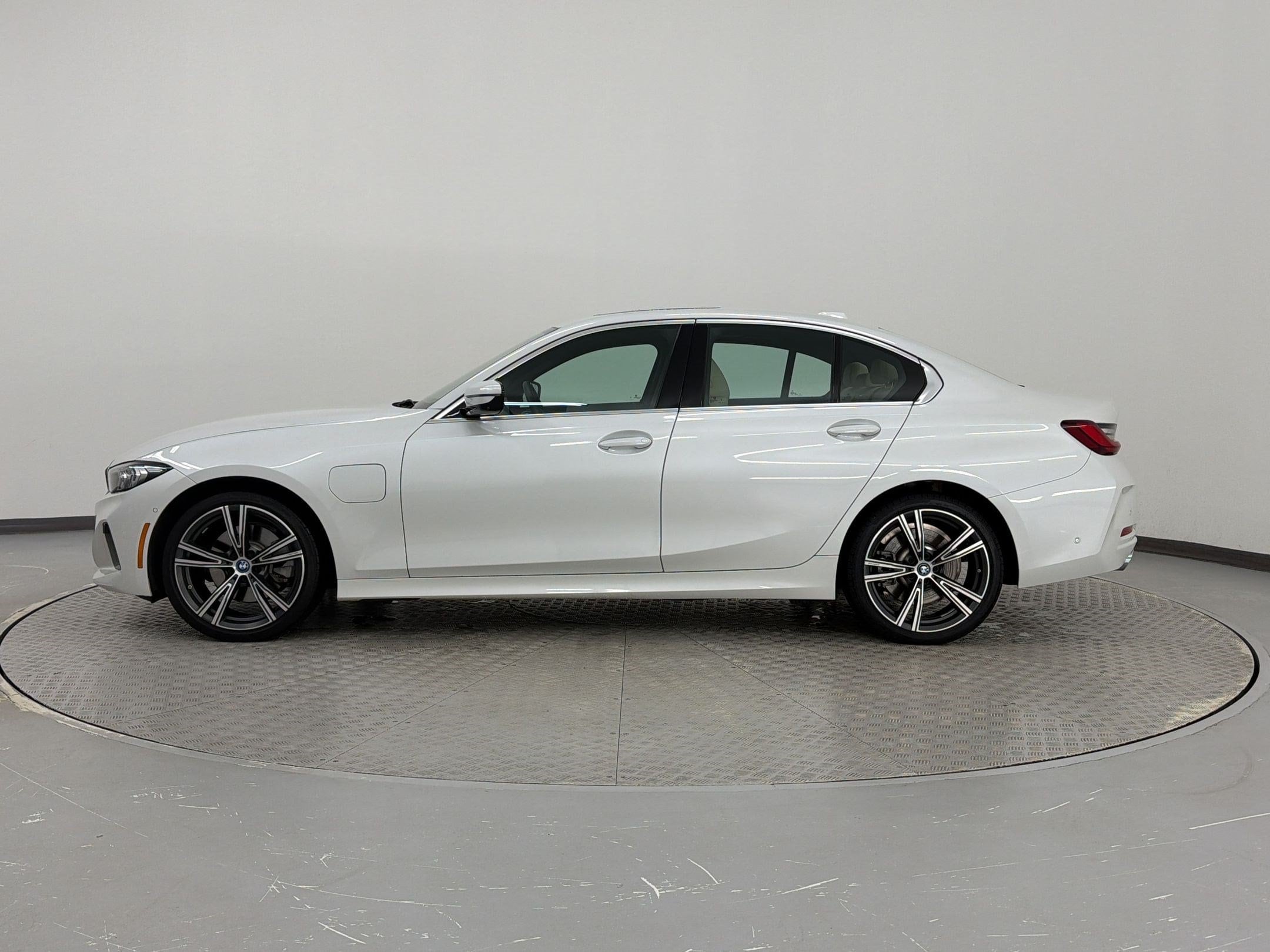 3MW39FF0XR8E27022