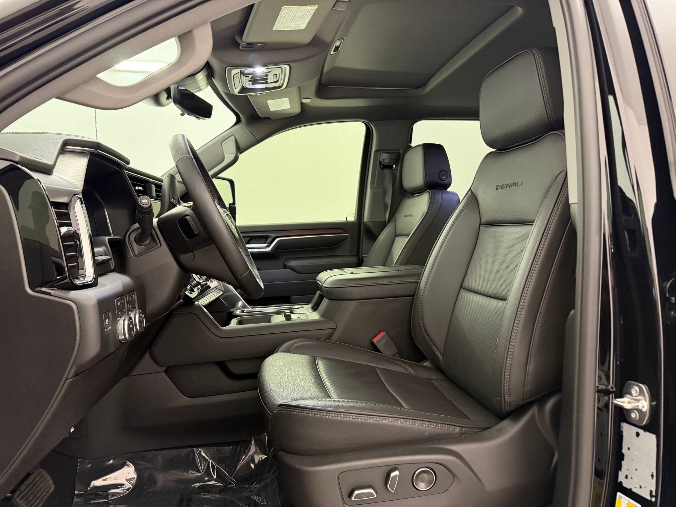 2026 GMC Sierra 2500 HD Denali photo 5