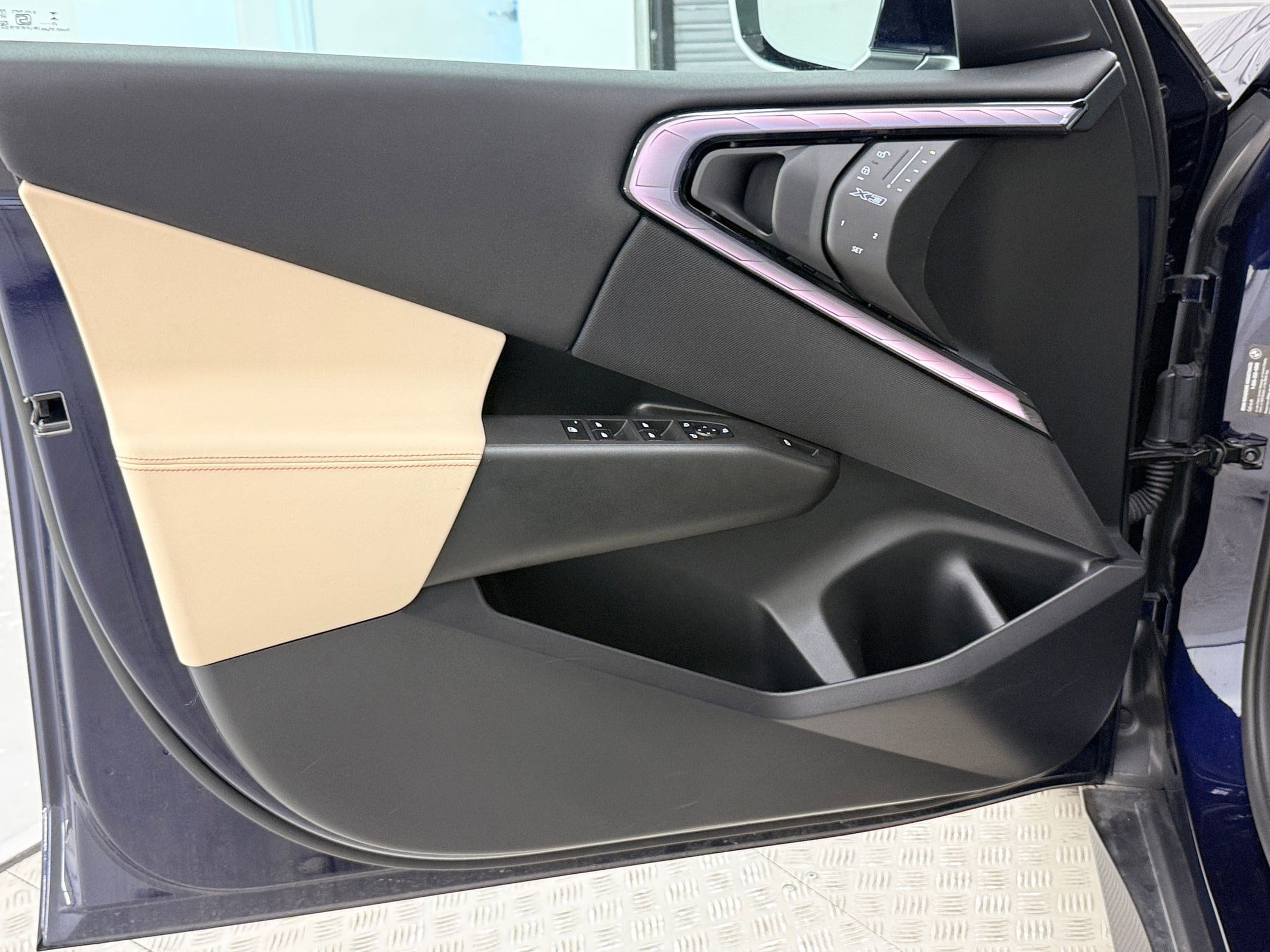 2025 BMW X3 30 - Photo 23