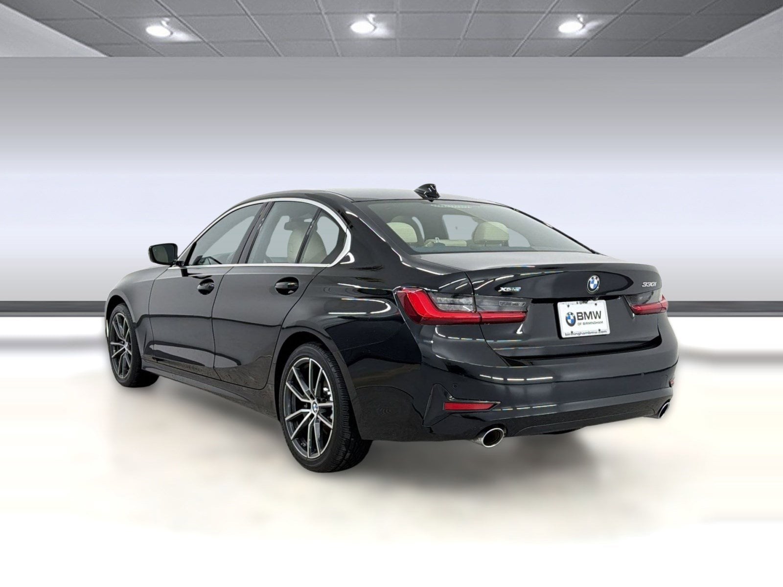 2021 BMW 330i xDrive photo 2