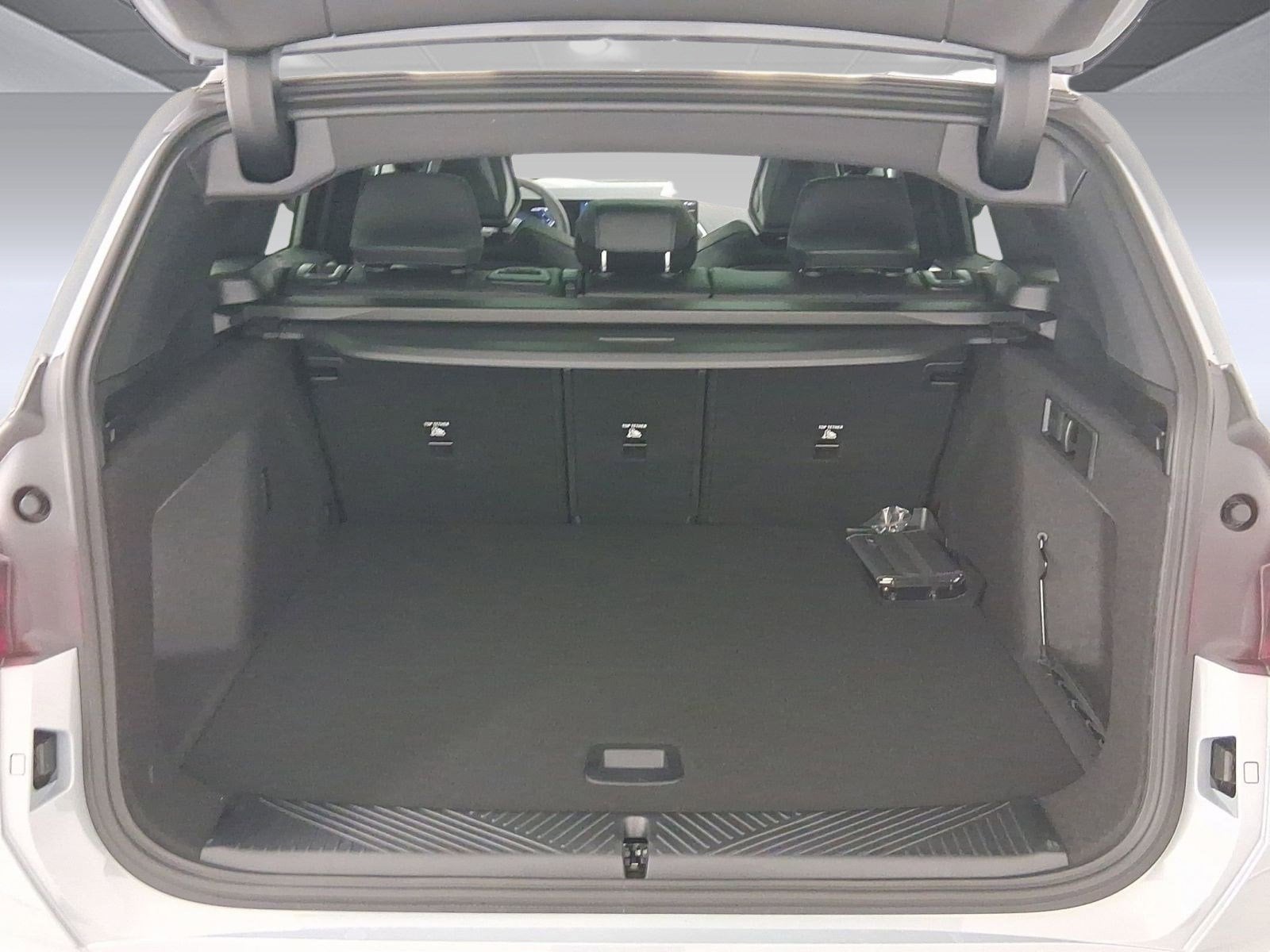 2026 BMW X3 30 - Photo 27