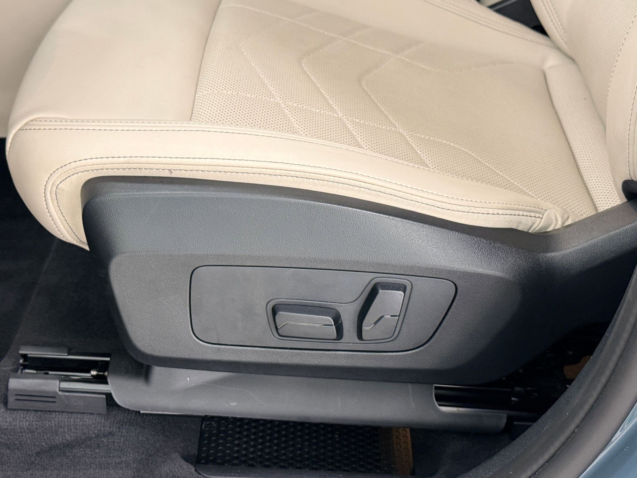 2025 BMW X1 28i - Photo 13