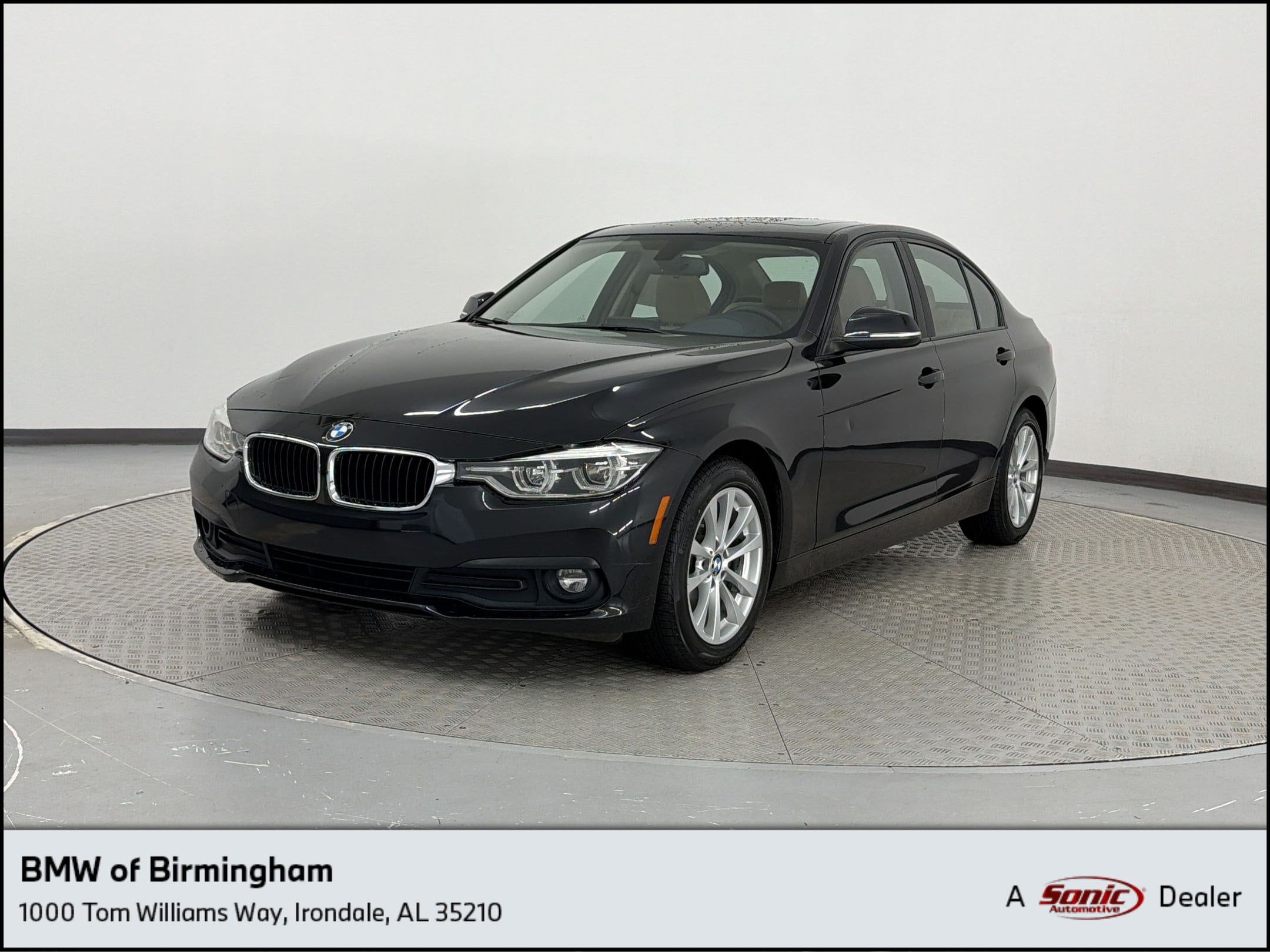 2018 BMW 3 Series 320i Sedan's photo