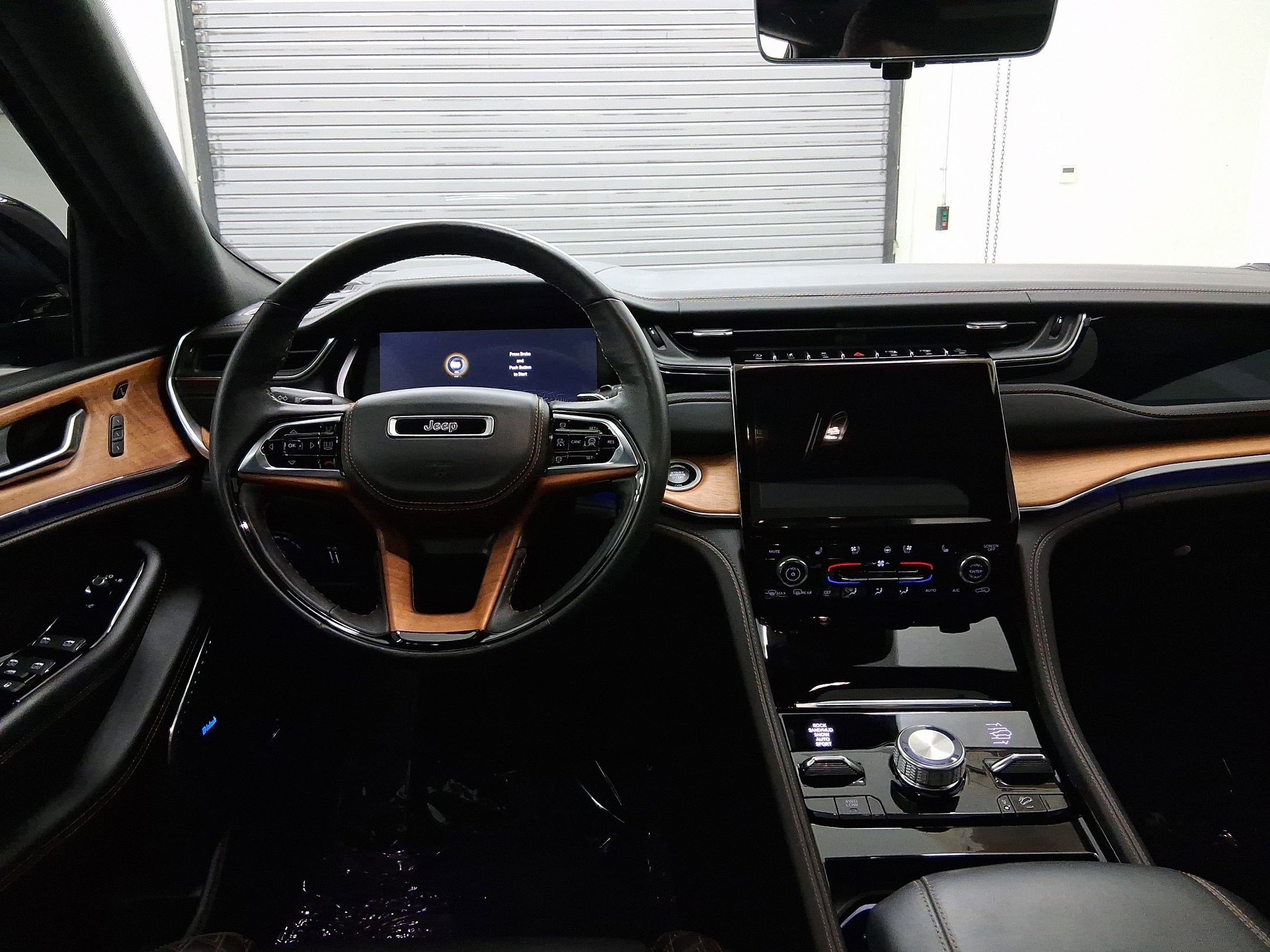 2022 Jeep Grand Cherokee Summit Reserve photo 2
