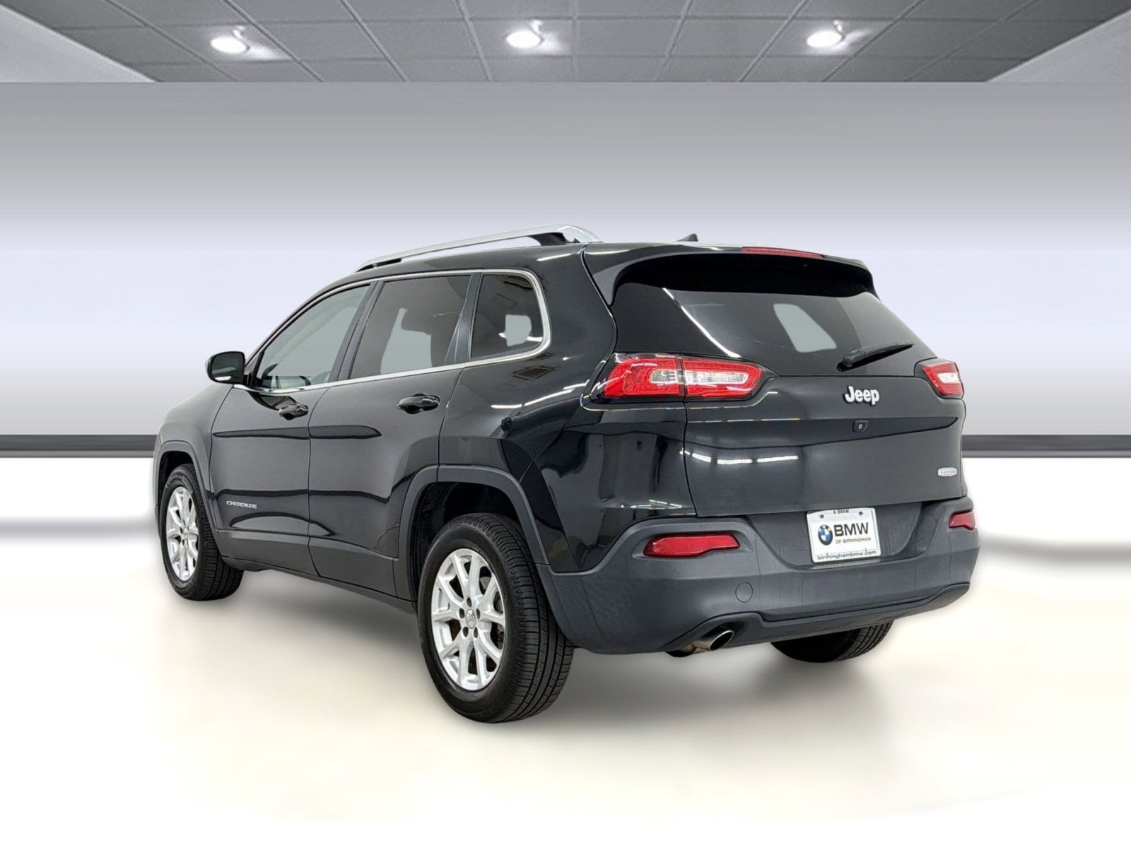 2016 Jeep Cherokee Latitude FWD photo 2