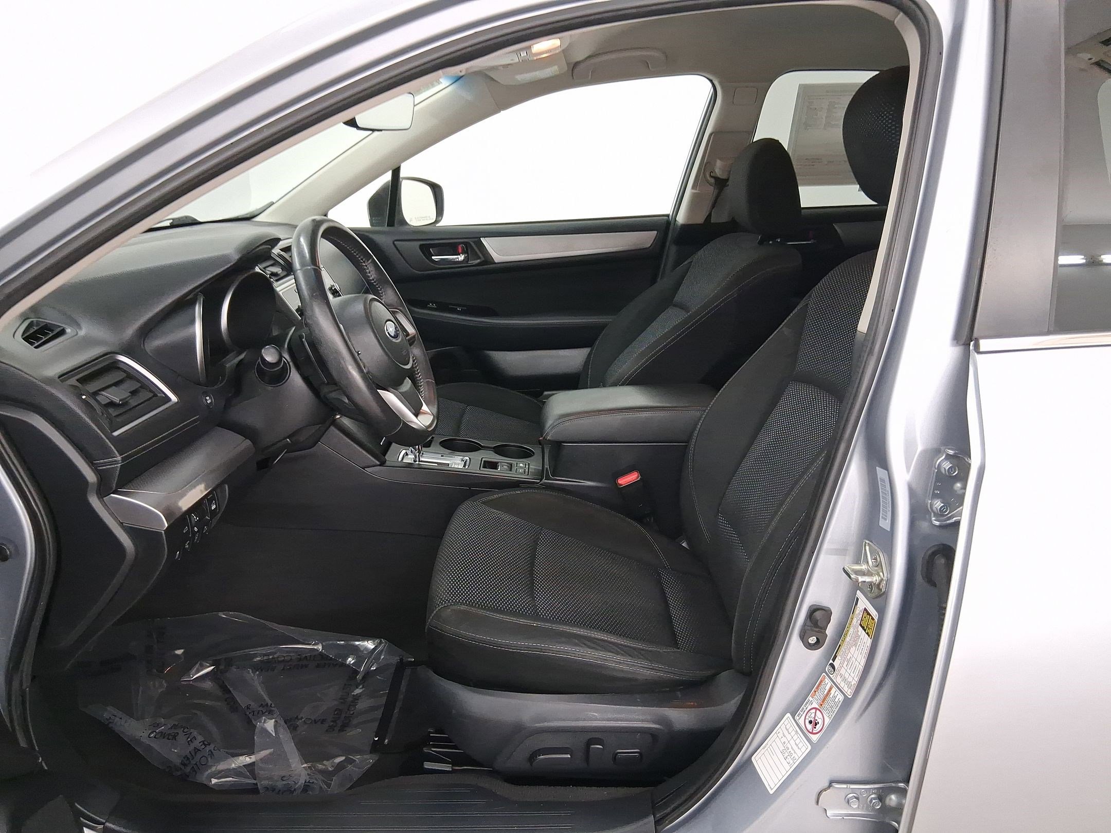 2018 Subaru Outback 2.5i Premium photo 4