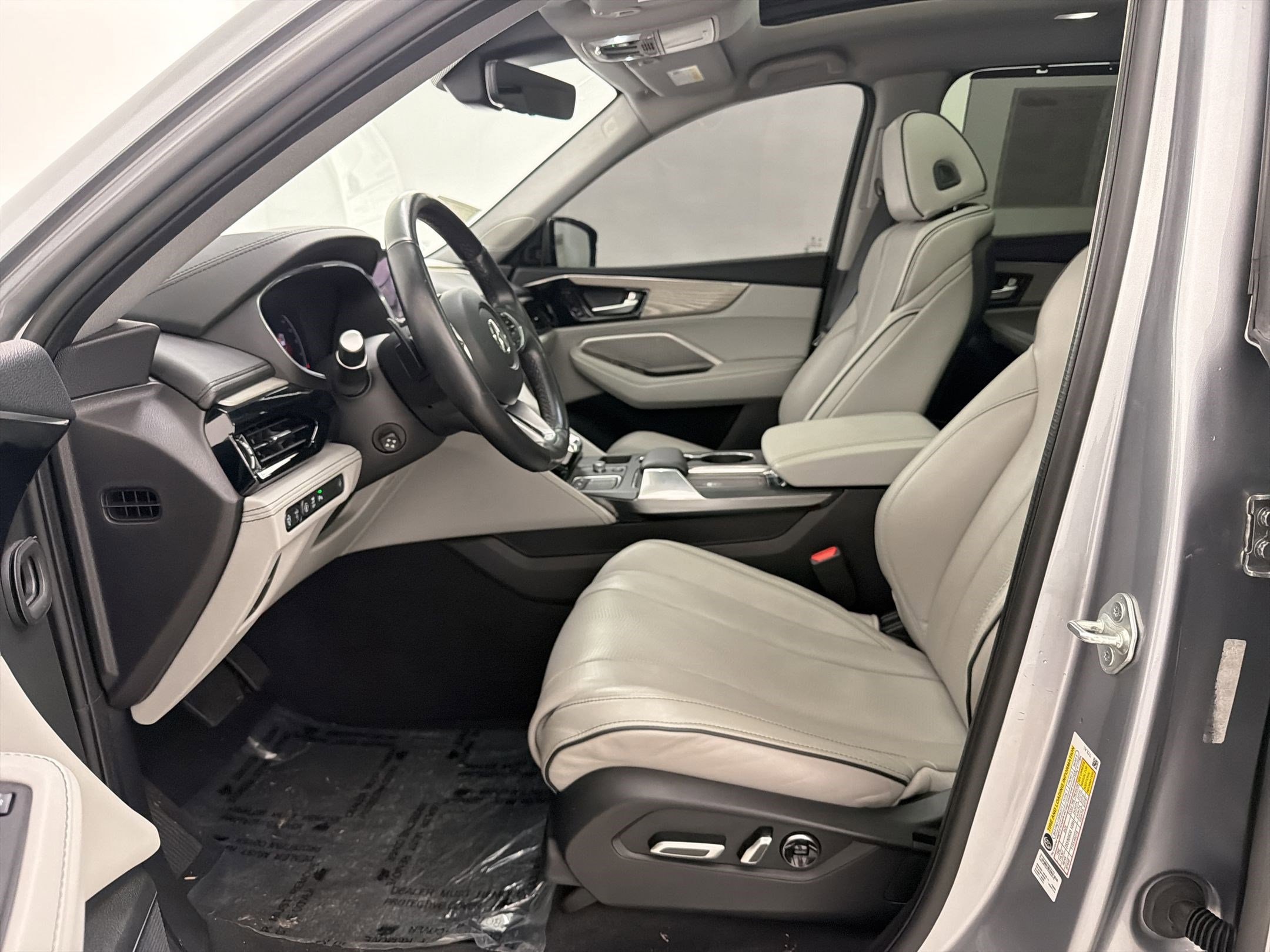 2022 Acura MDX SH-AWD with Advance Package photo 4