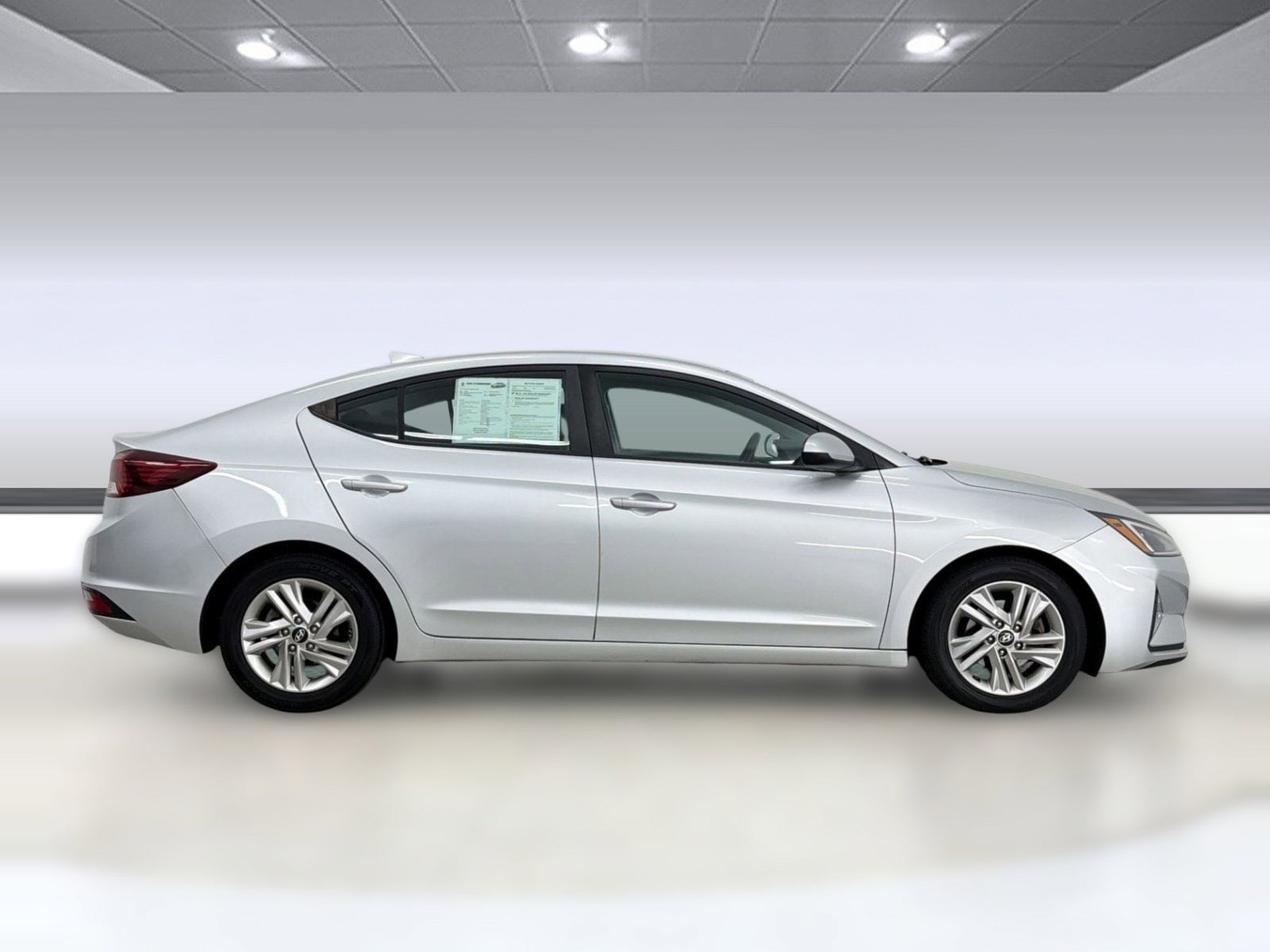 2019 Hyundai Elantra SEL photo 3