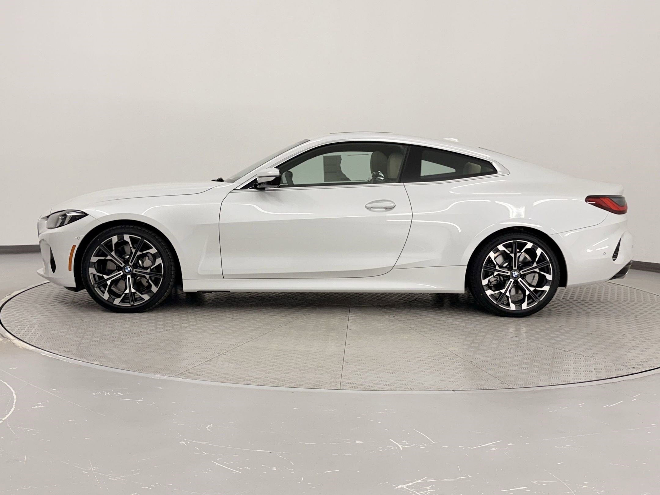 2026 Bmw 430i Coupe photo 2
