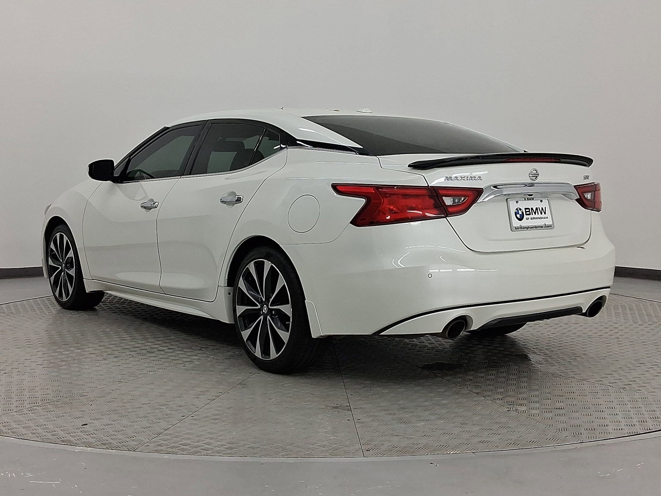 2016 Nissan Maxima SR photo 3