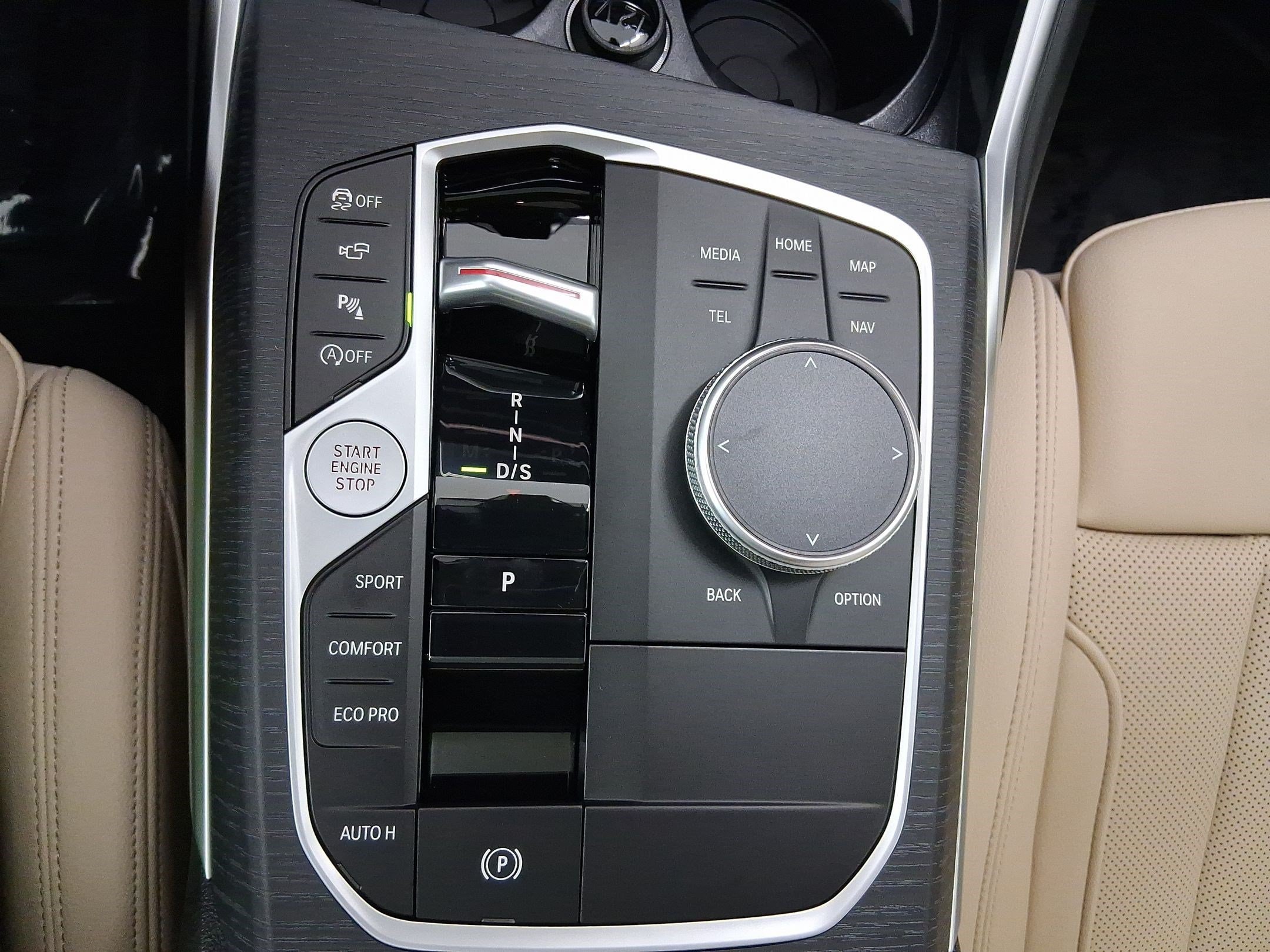 2026 BMW 3 Series 330i - Photo 16