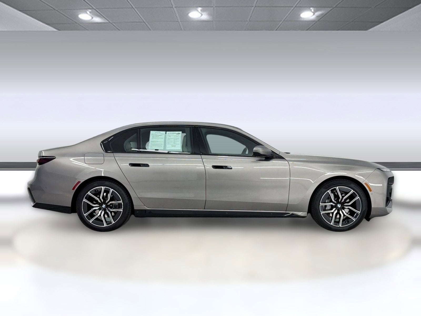 2026 BMW 740i xDrive photo 3