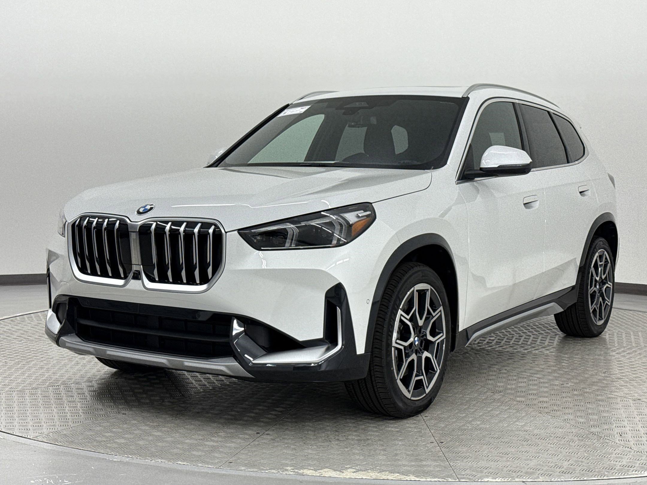 2025 Bmw X1 XDrive28i photo 2