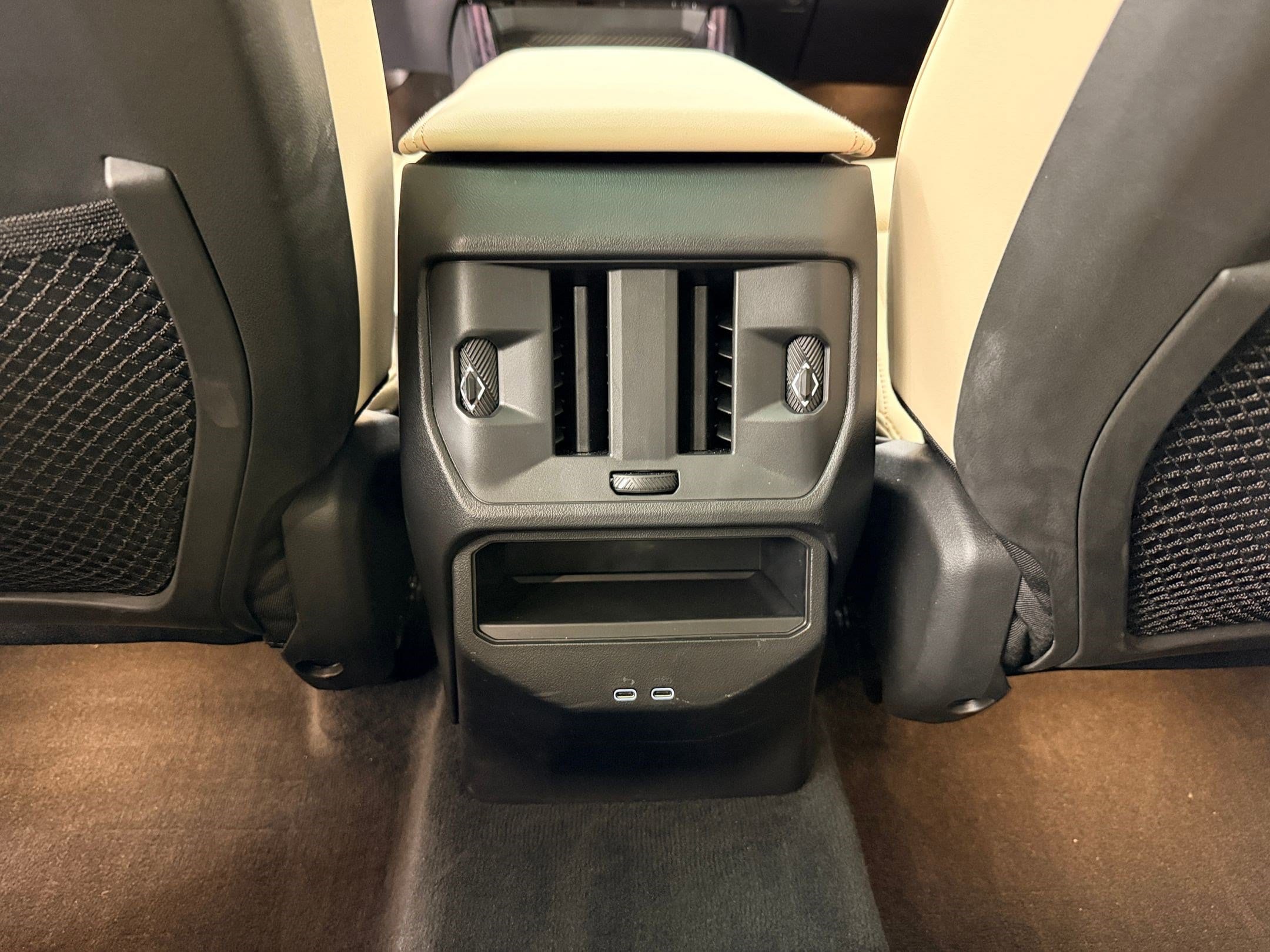 2025 BMW X3 30 - Photo 24