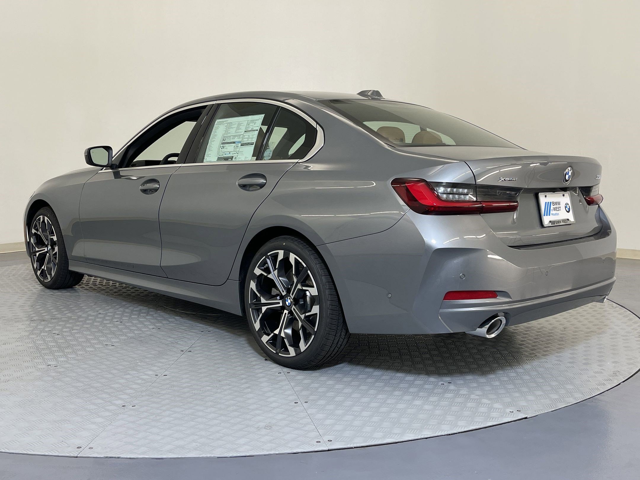 2025 Bmw 330i xDrive Sedan photo 3