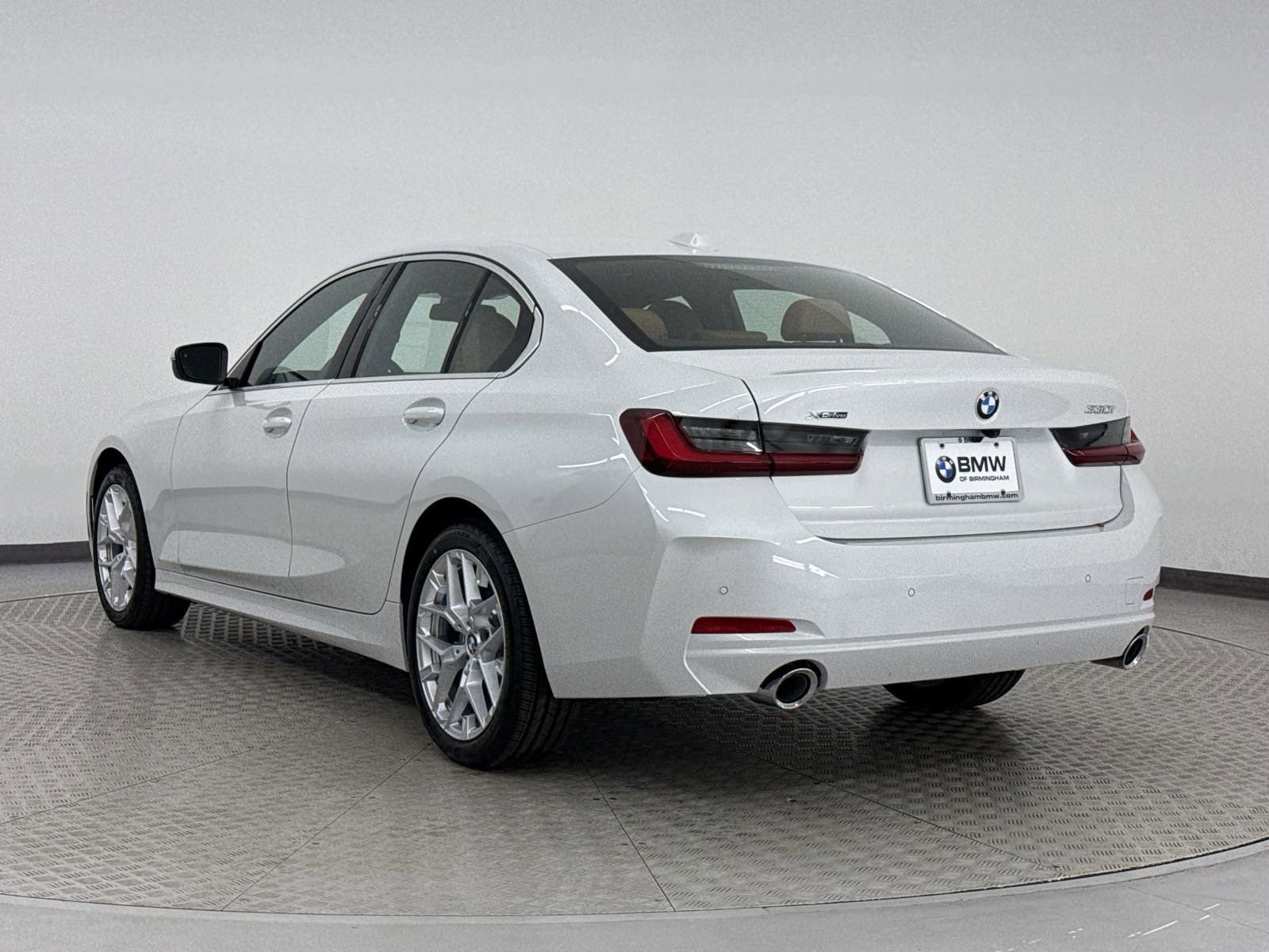 2025 Bmw 330i xDrive Sedan photo 3